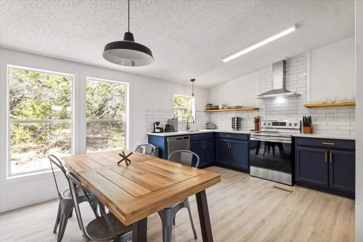 Dining area in Starlight Horizon