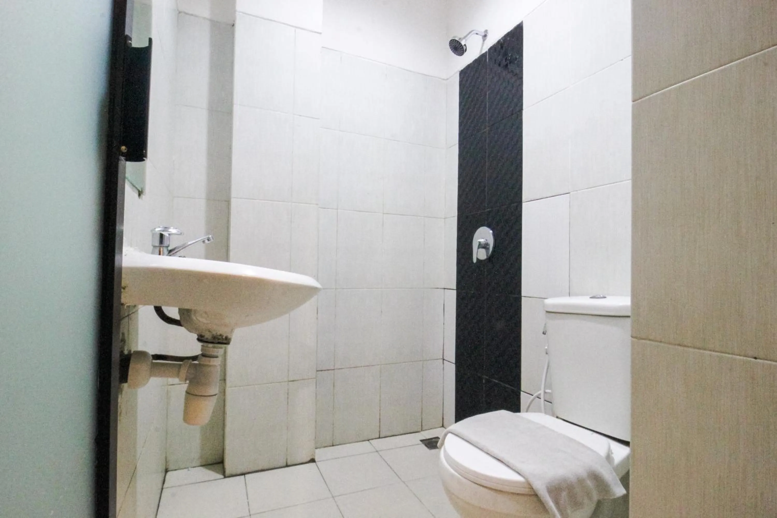 Shower in Bwalk Hotel Malang