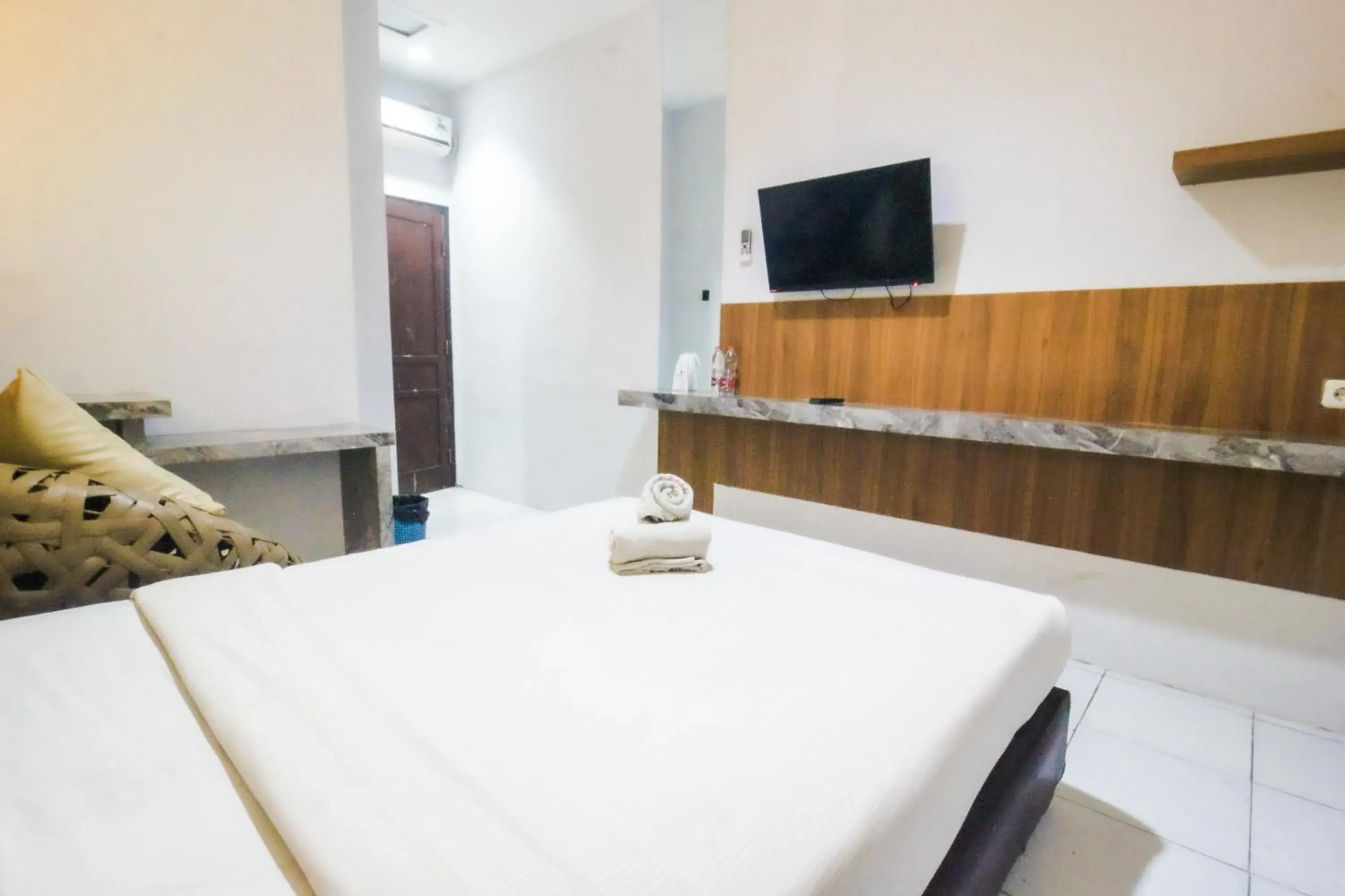 Superior Double Room in Bwalk Hotel Malang Superior Double Room in Bwalk Hotel Malang
