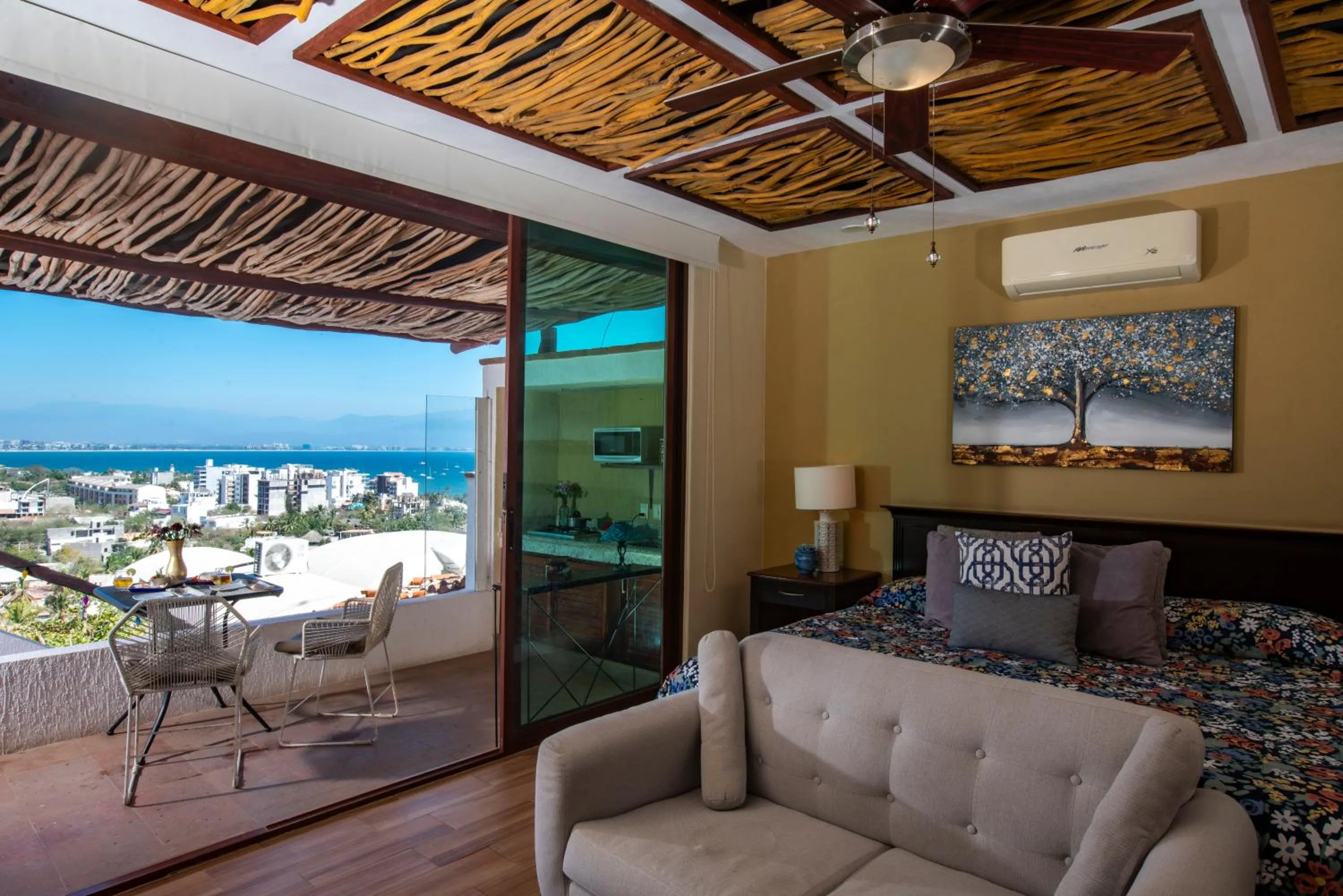 Balcony/Terrace in Villa Bella Bed & Breakfast Inn