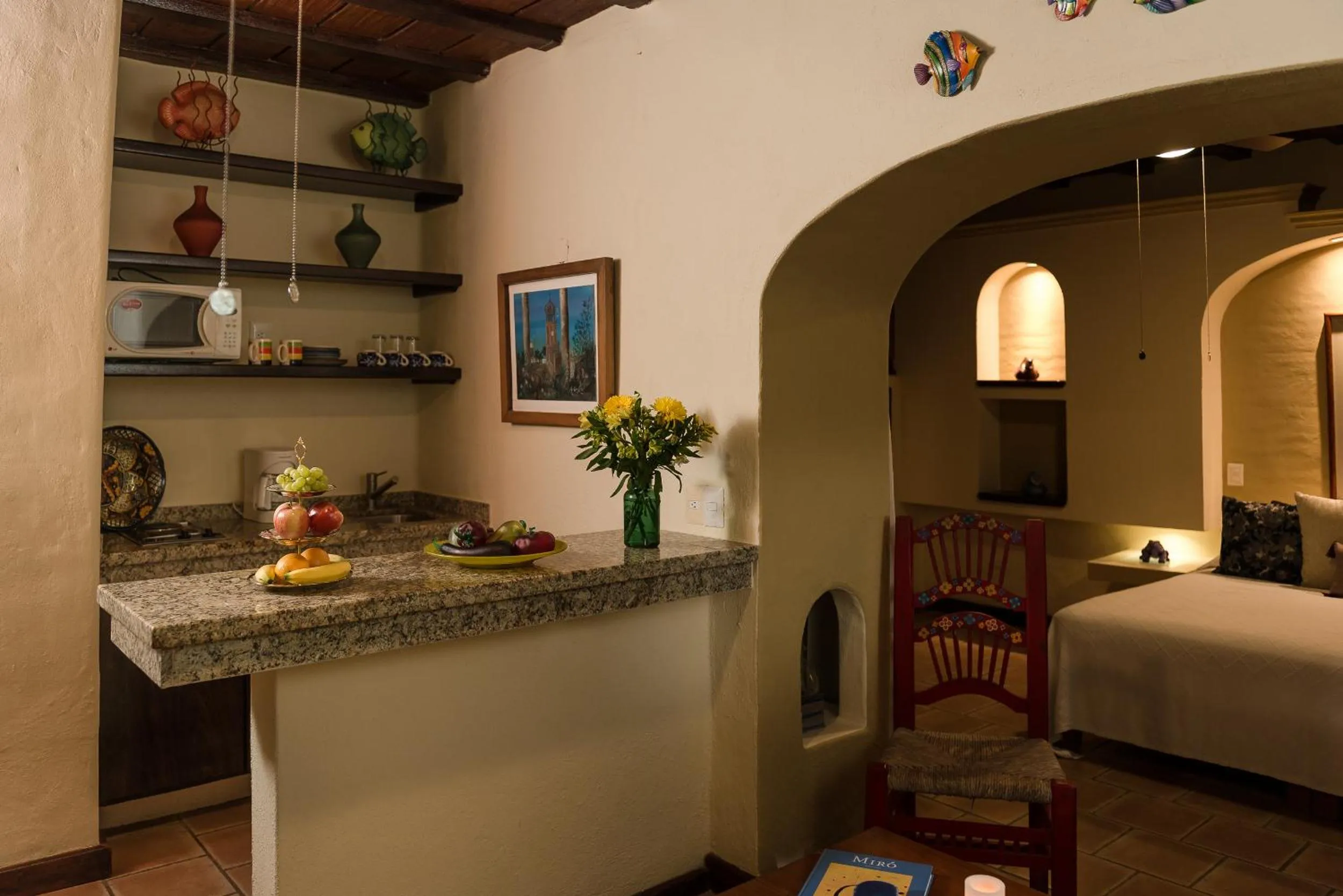 Kitchen or kitchenette, Bed in Villa Bella Bed & Breakfast Inn