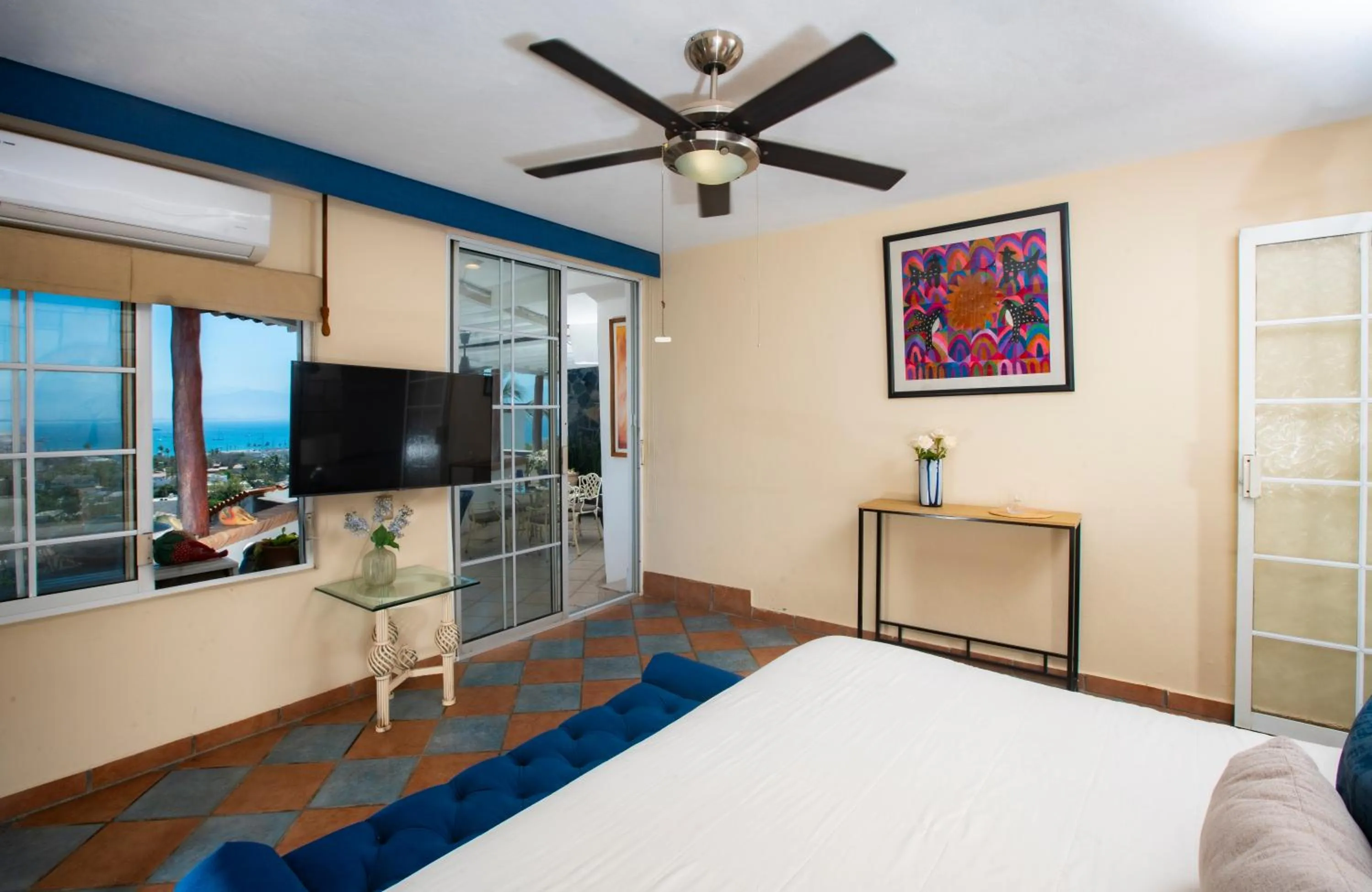 Decorative detail, Bed in Villa Bella Bed & Breakfast Inn