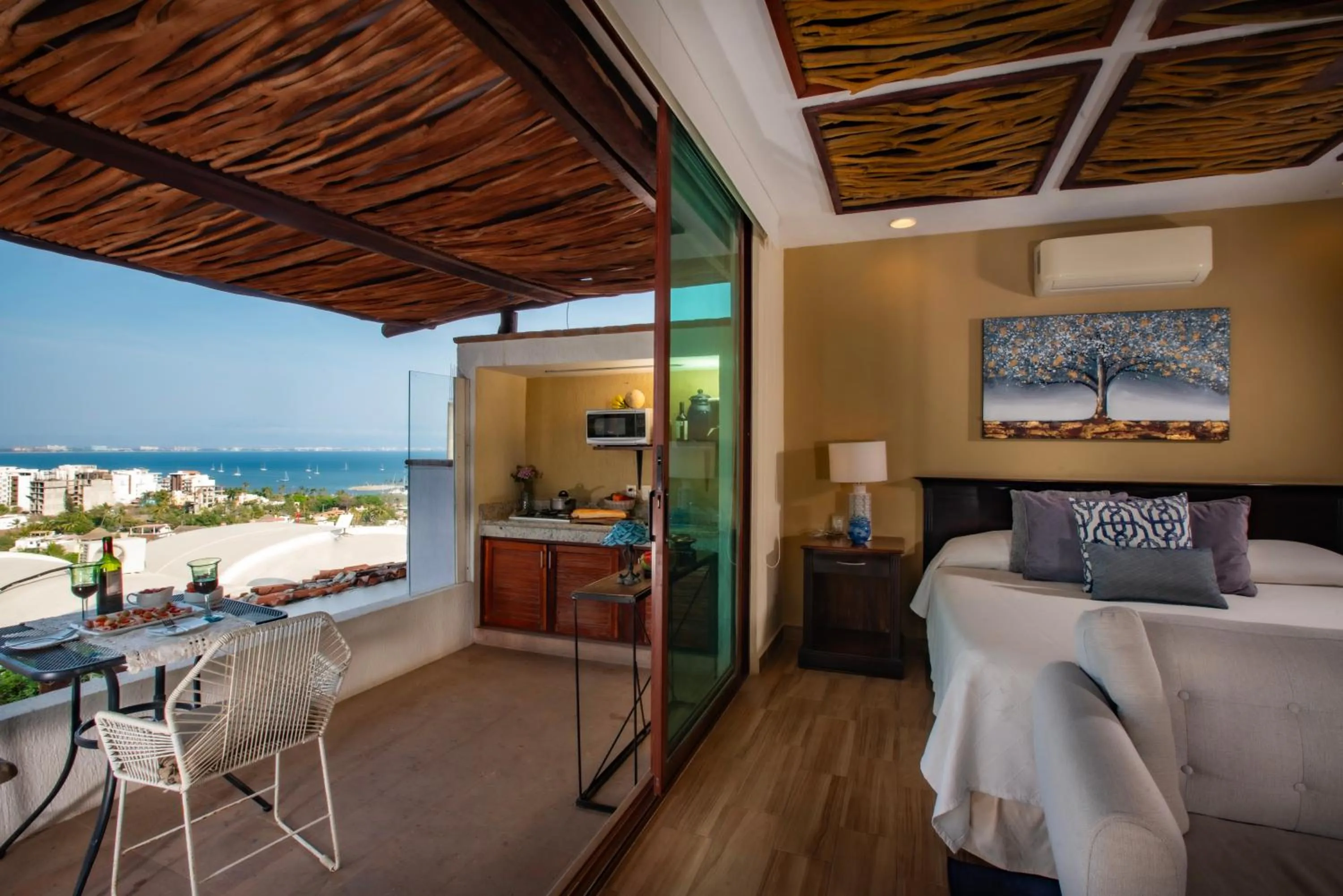 Photo of the whole room in Villa Bella Bed & Breakfast Inn