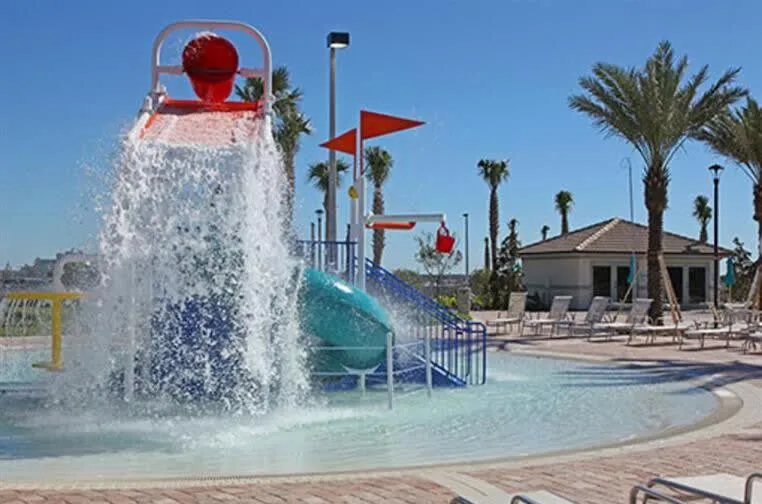 Themed Home 5BR - Private Pool, Prime Location