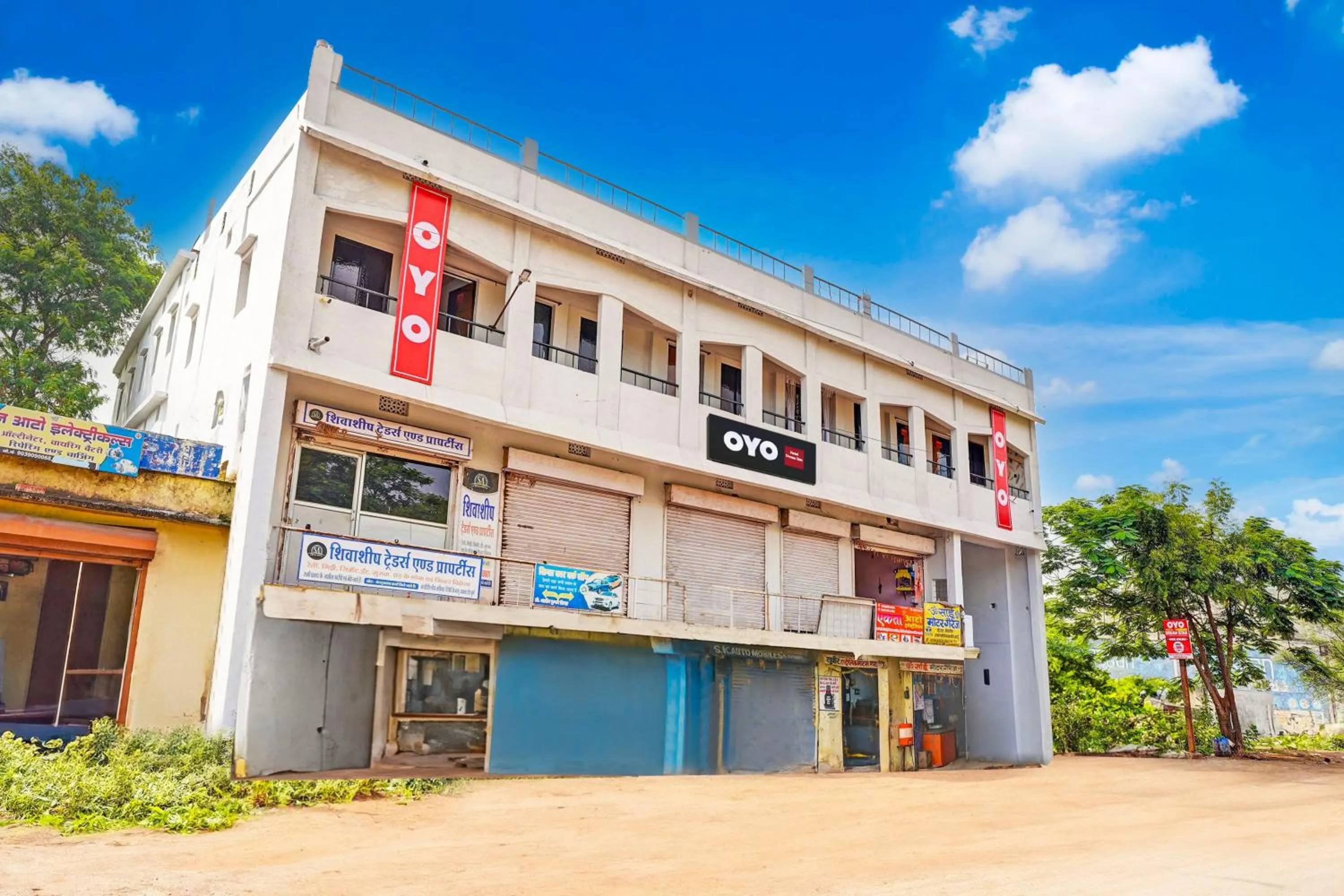 Facade/entrance in Hotel O Dream Star