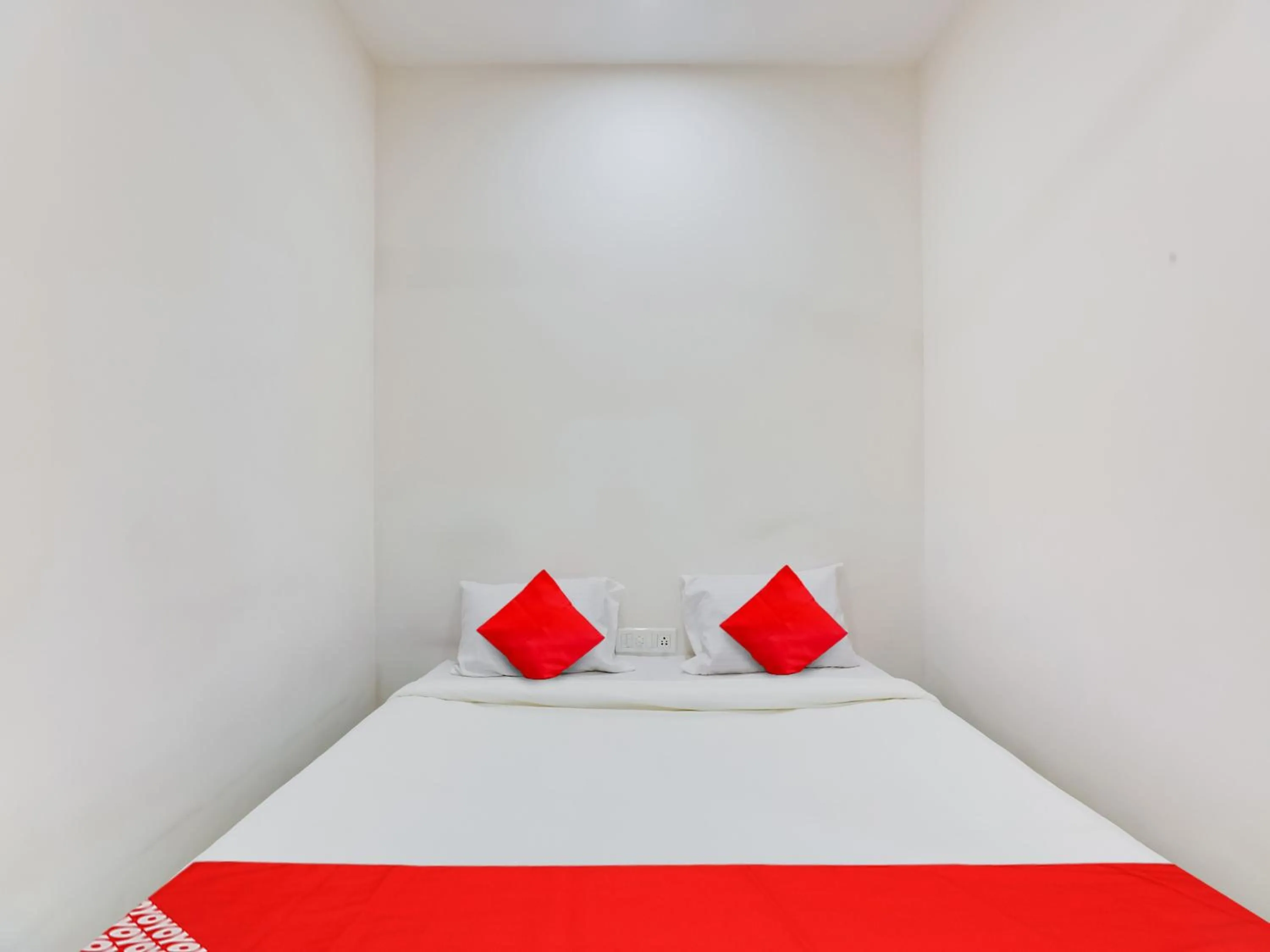 Bedroom, Bed in Hotel O Manjushree Boarding & Lodging nearby Dr.BR Ambedkar Stadium Basveshwar nagar