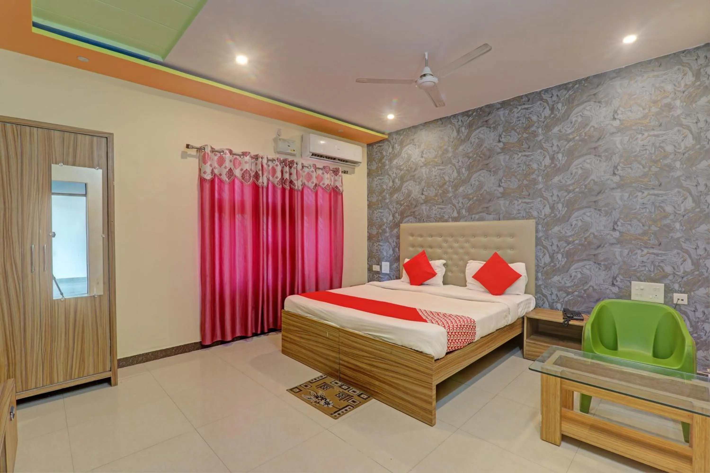 Classic Triple Room - single occupancy in Hotel O Kriti Green