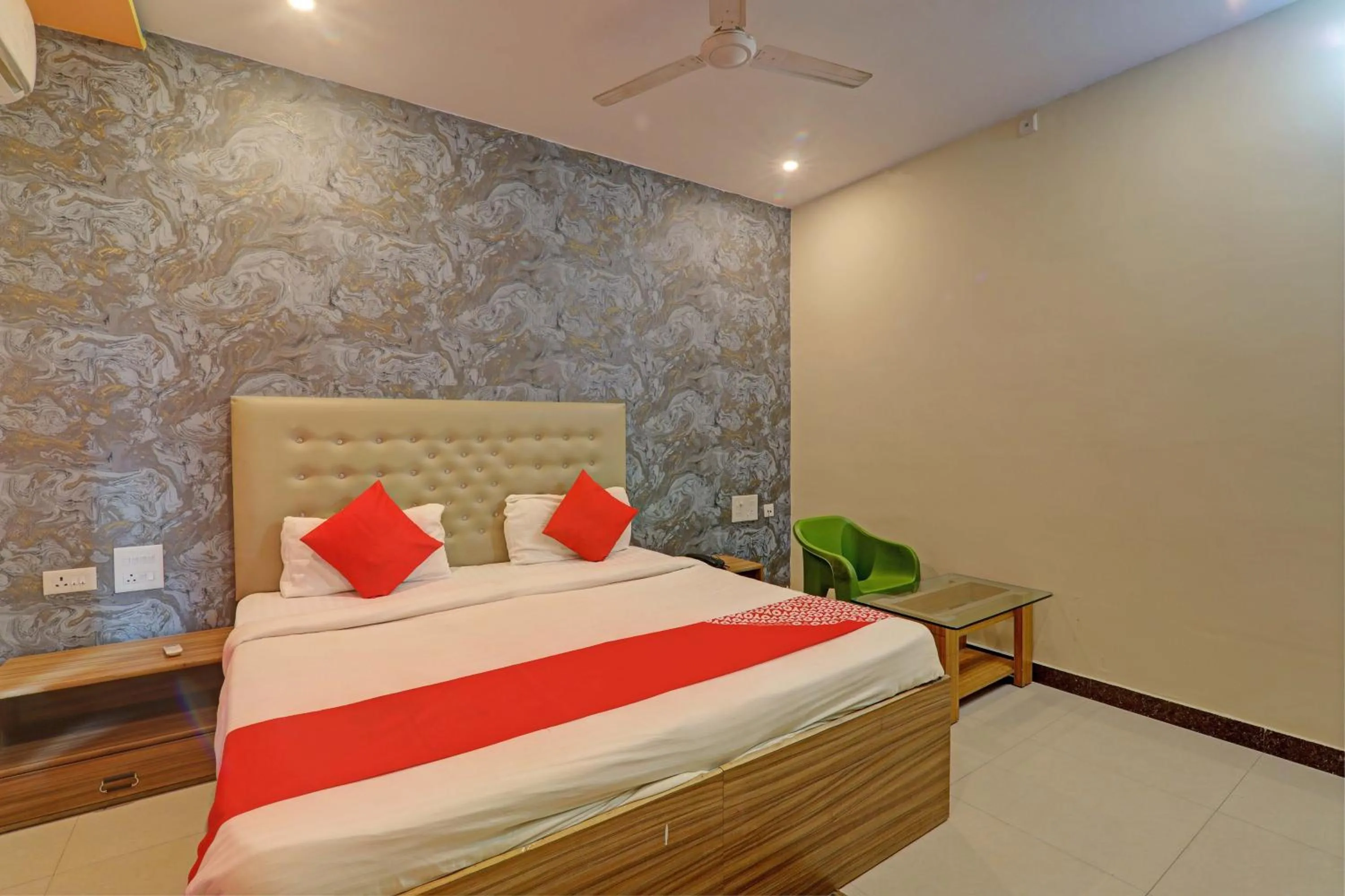 Bedroom in Hotel O Kriti Green