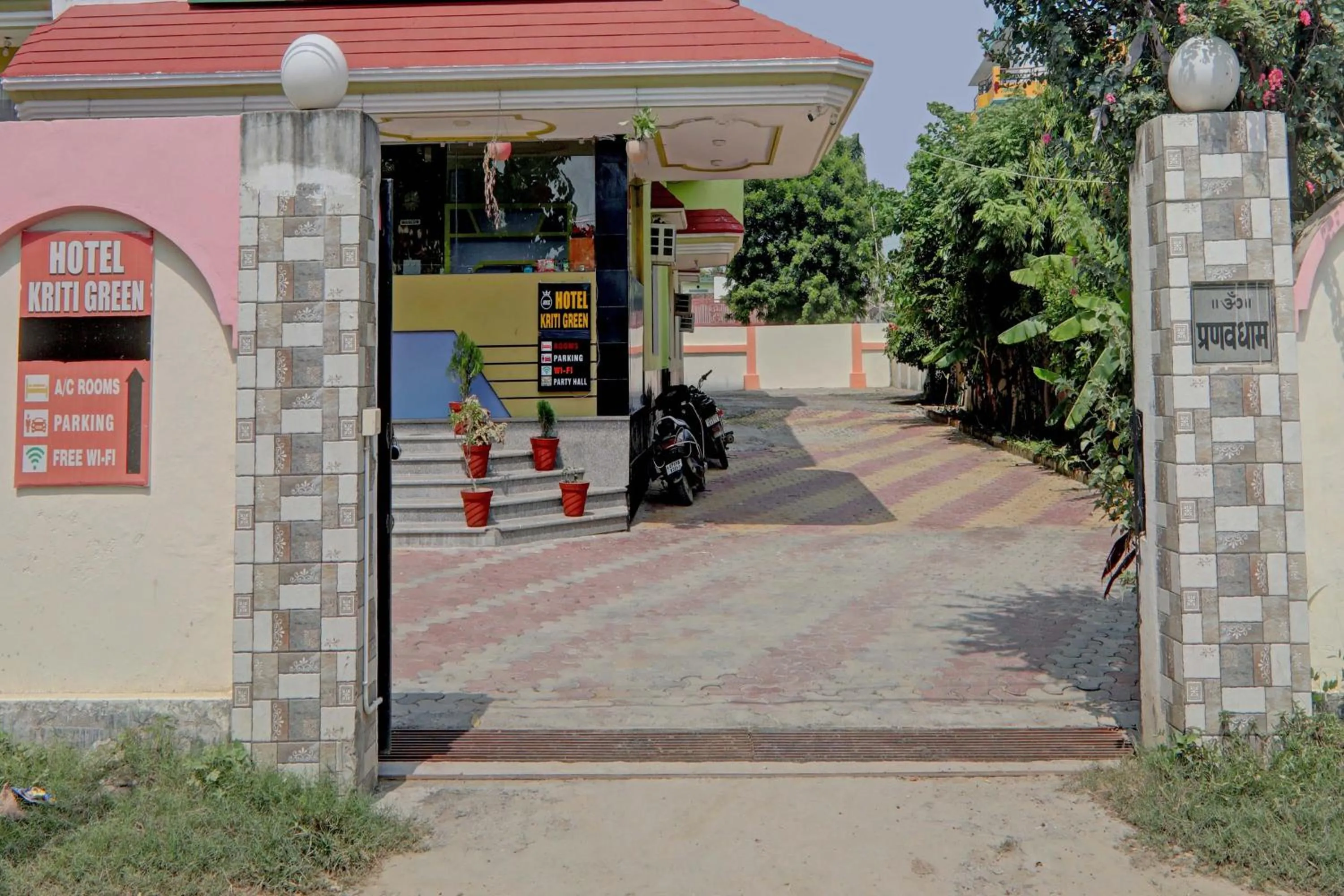 Facade/entrance in Hotel O Kriti Green