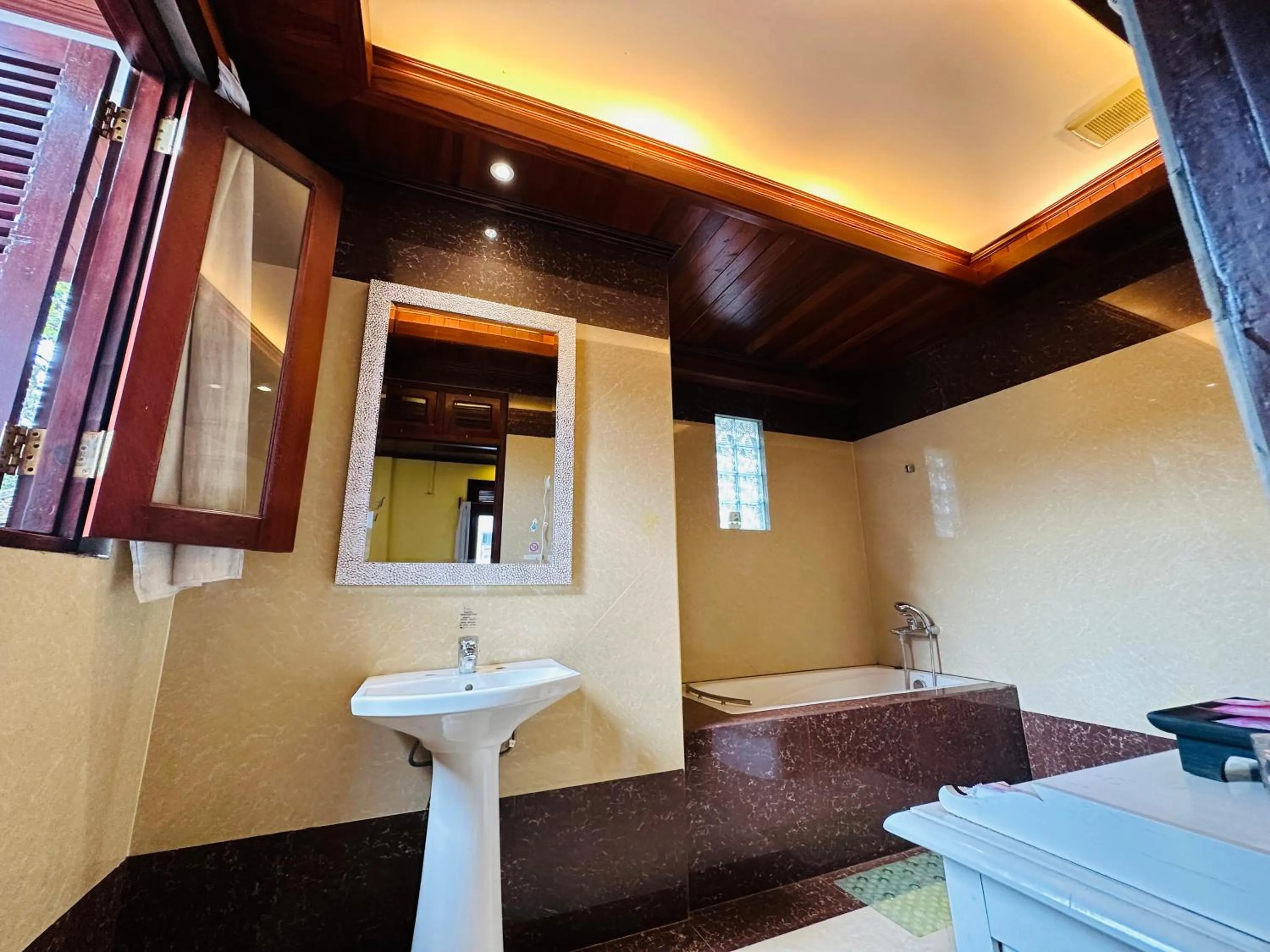Bathroom in Villa Phonethip Mekong Riverside