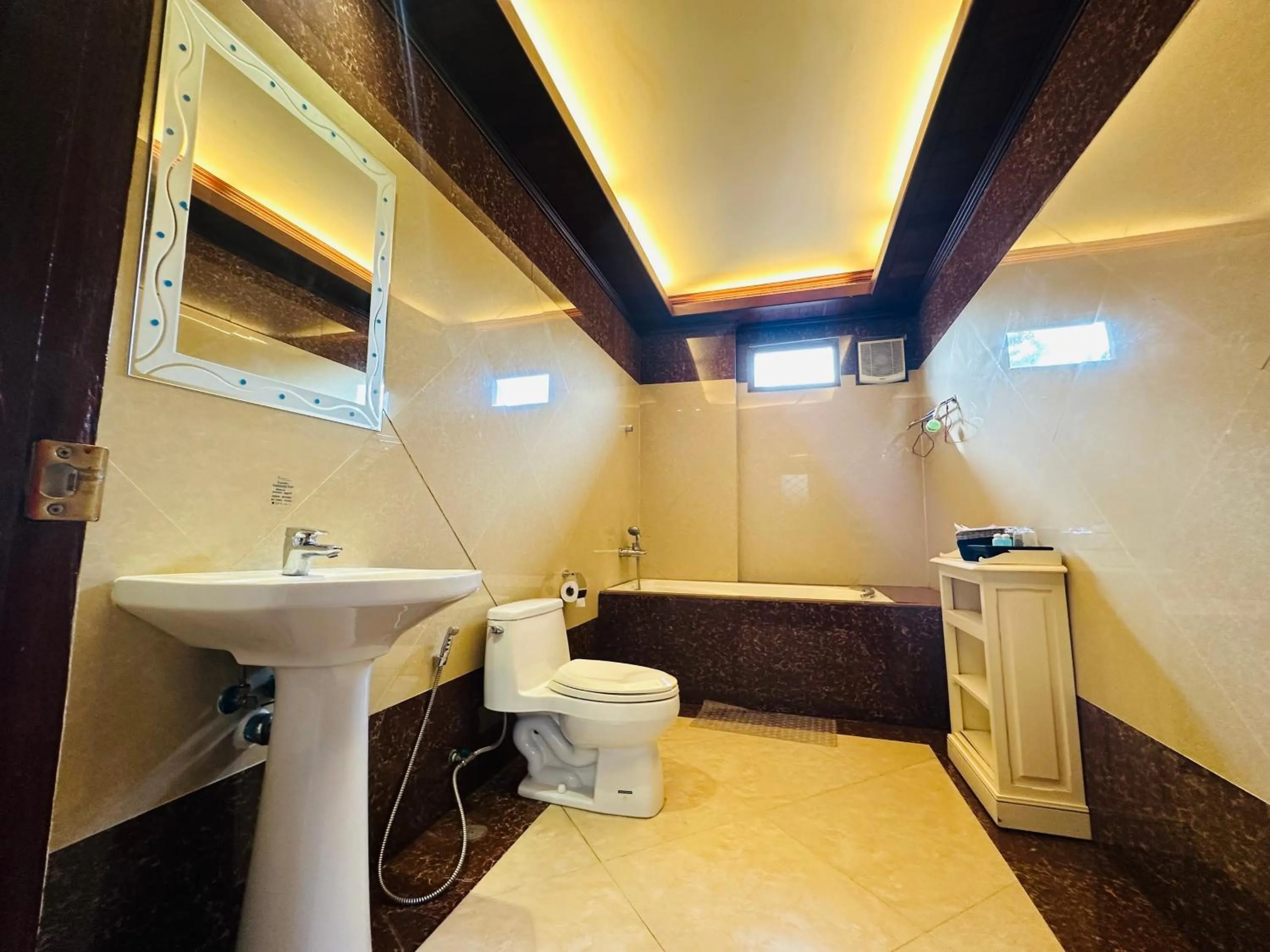 Shower in Villa Phonethip Mekong Riverside