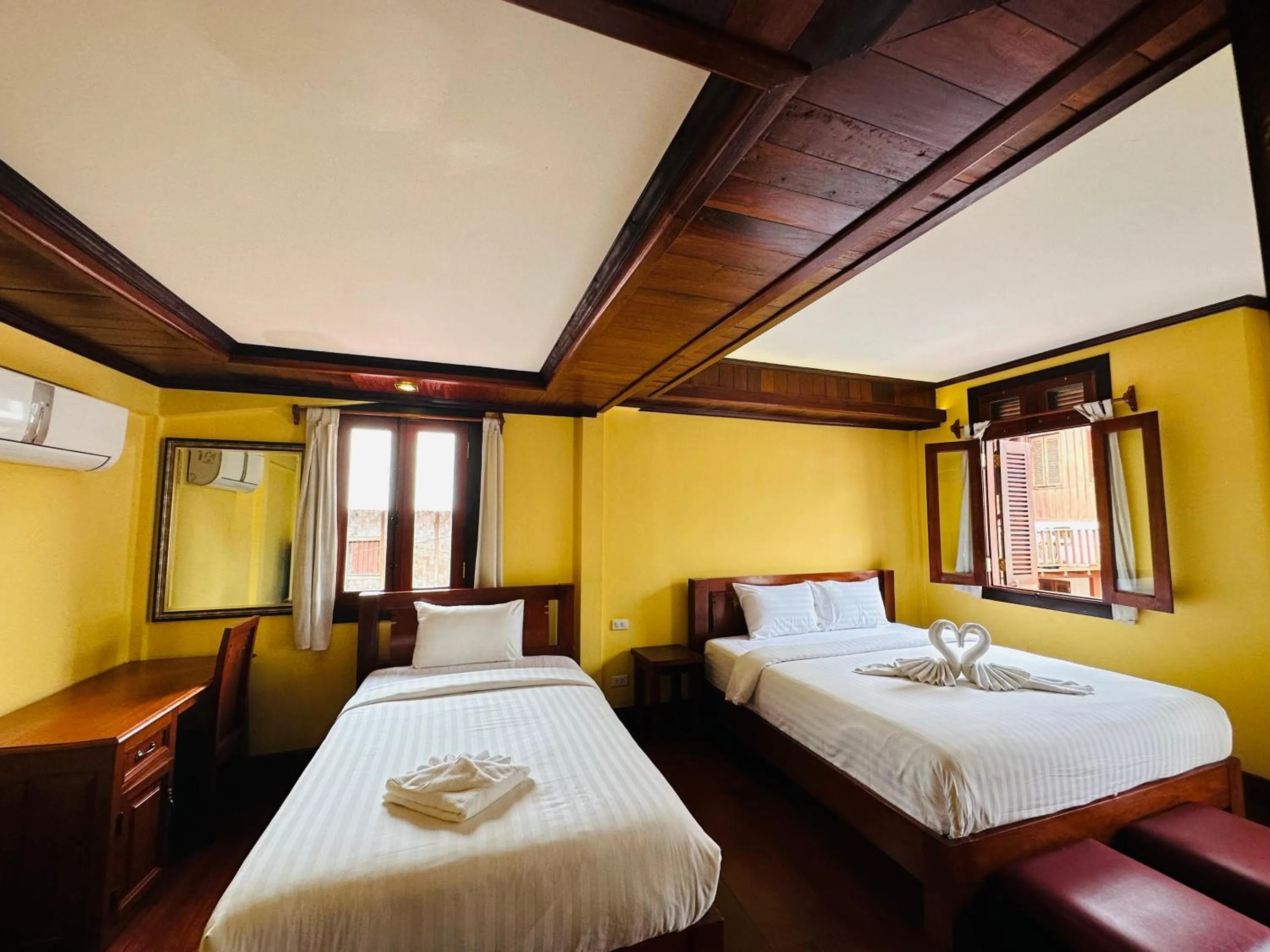 Photo of the whole room, Bed in Villa Phonethip Mekong Riverside