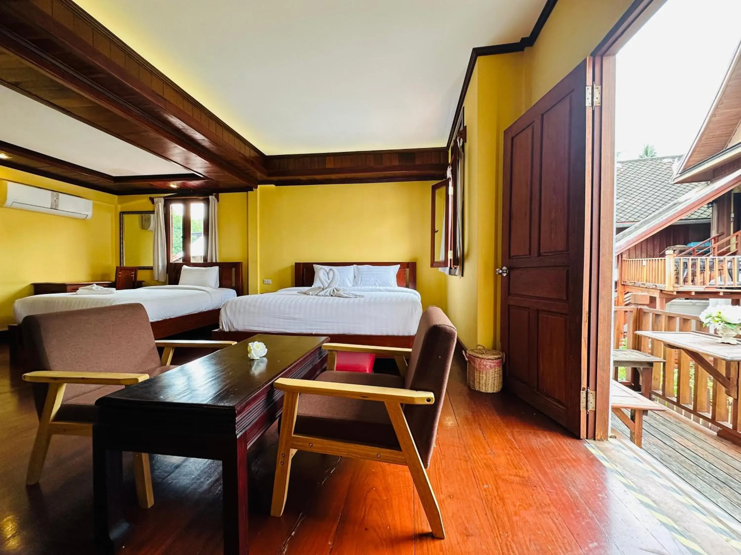 Luxury Triple Room in Villa Phonethip Mekong Riverside Luxury Triple Room in Villa Phonethip Mekong Riverside