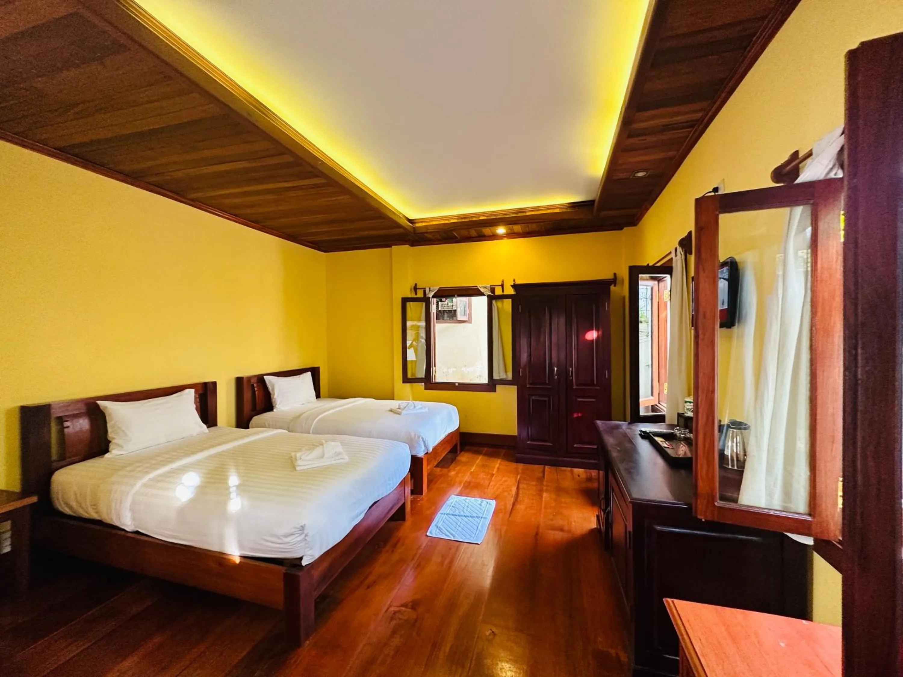 TV and multimedia, Bed in Villa Phonethip Mekong Riverside