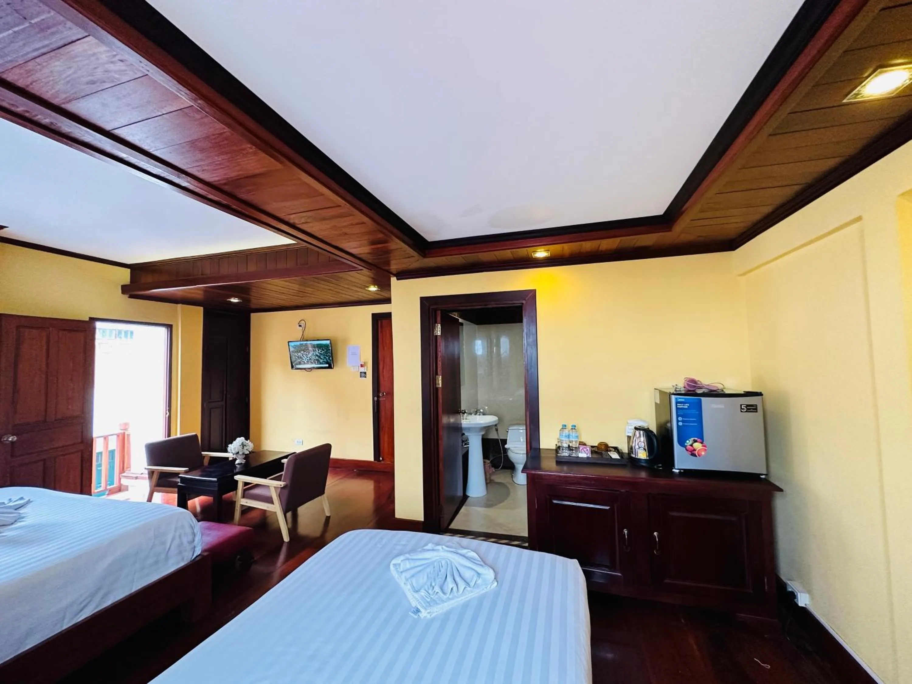 TV and multimedia, Bed in Villa Phonethip Mekong Riverside