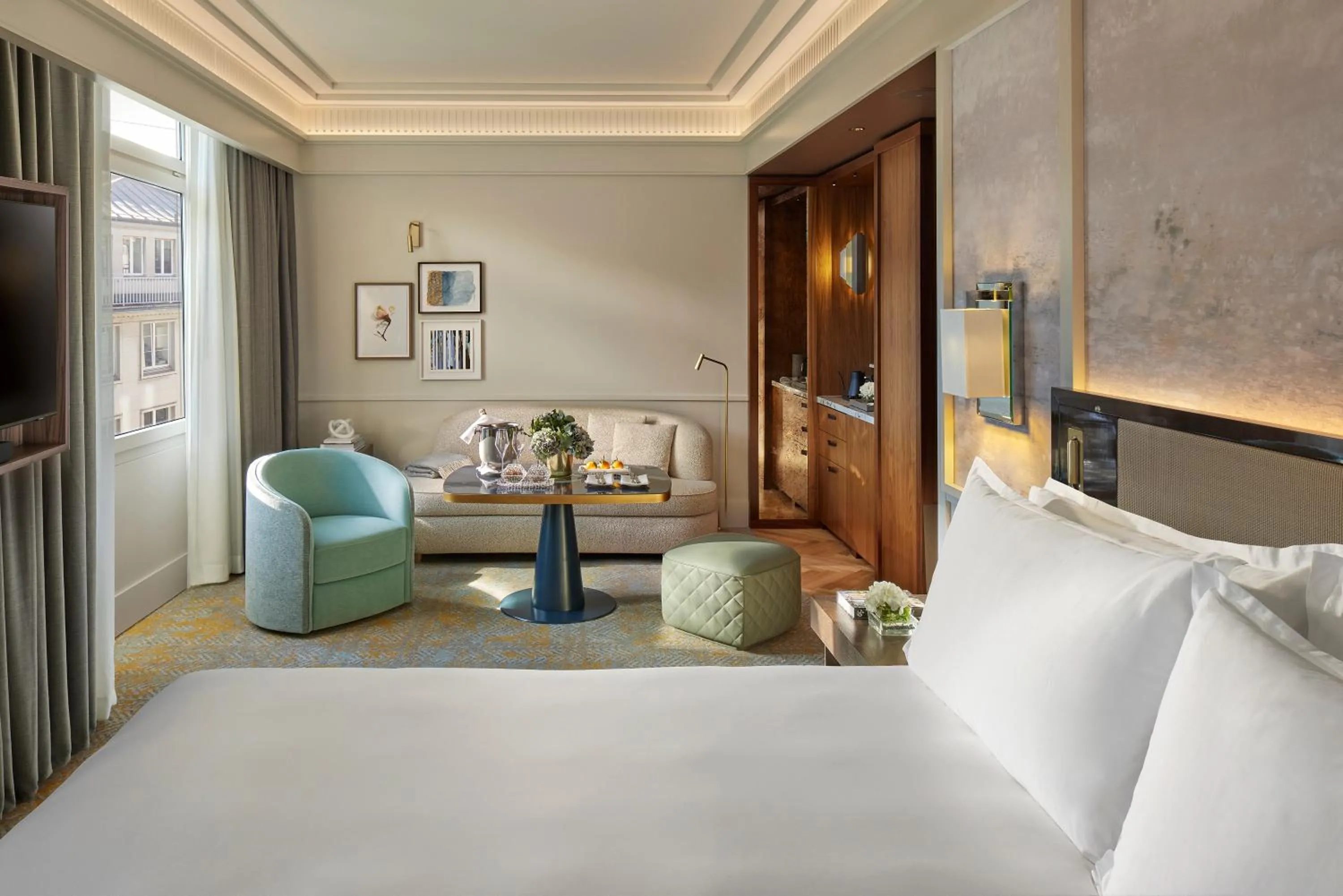 Bed in Mandarin Oriental Savoy, Zurich