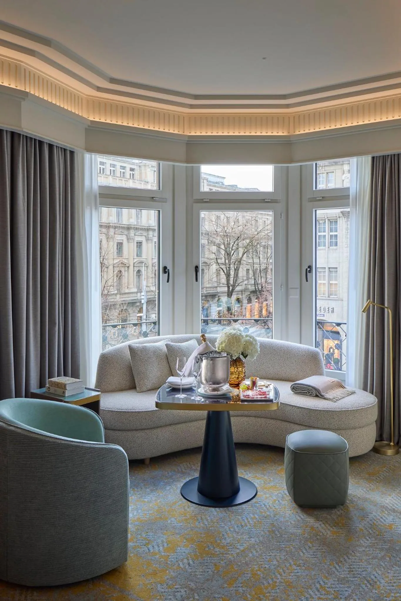 Photo of the whole room in Mandarin Oriental Savoy, Zurich