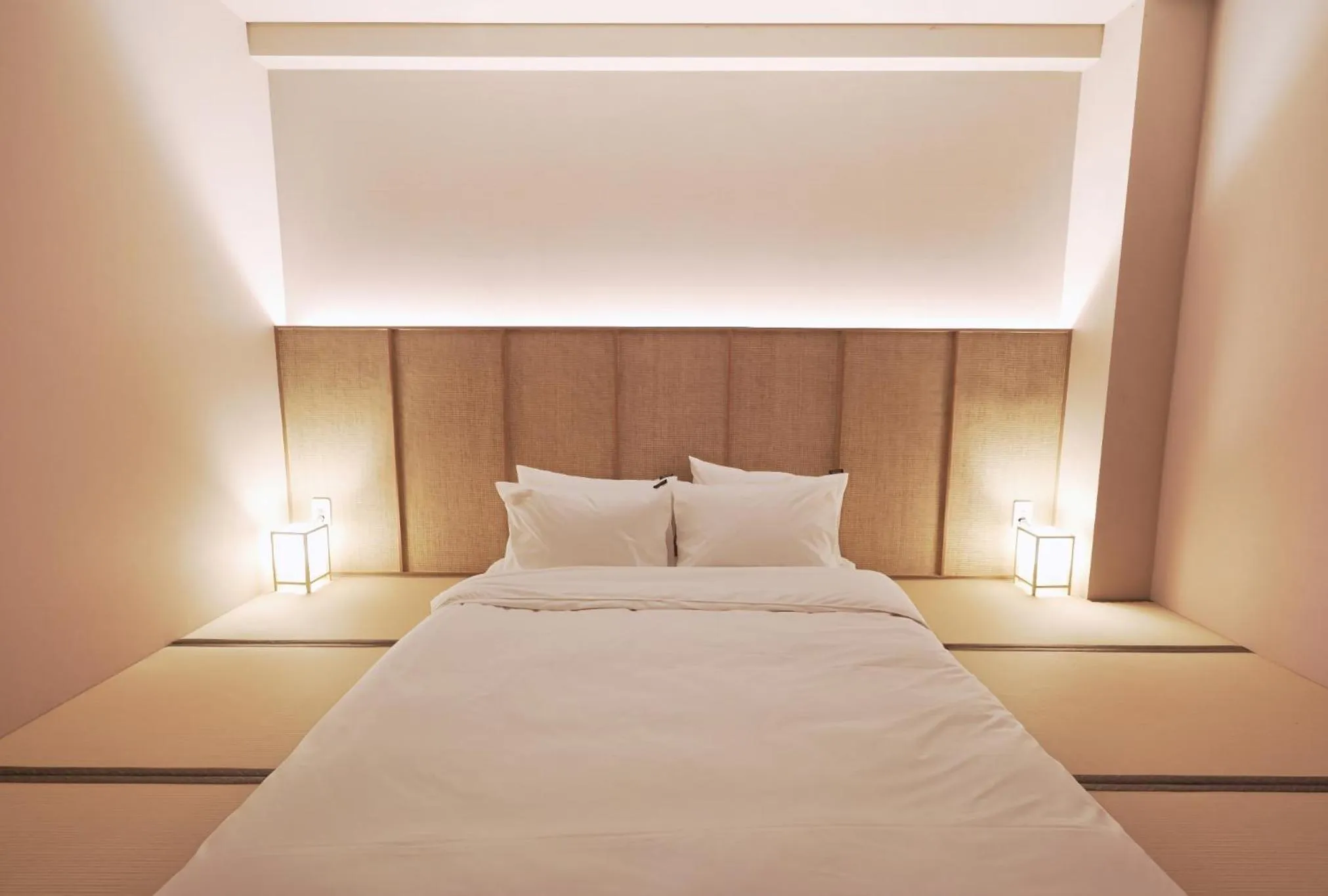 Bed in Gyeongju Denbasta Ryokan