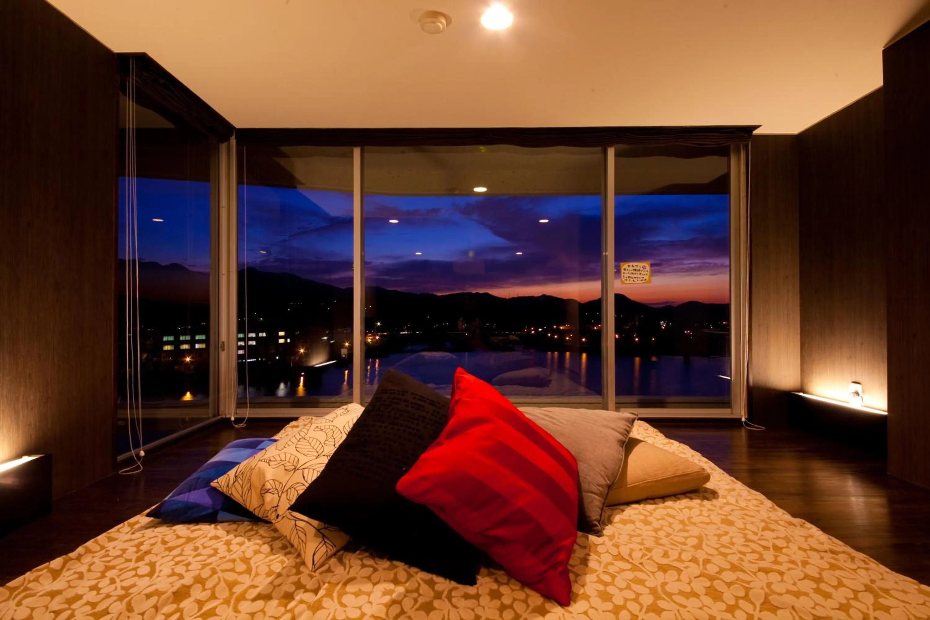 Bed in caffel Hina-no-sato