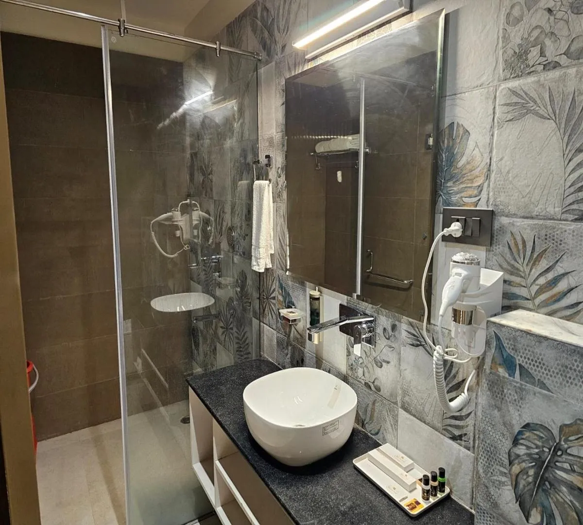 Bathroom in Hotel Gold In Leaf