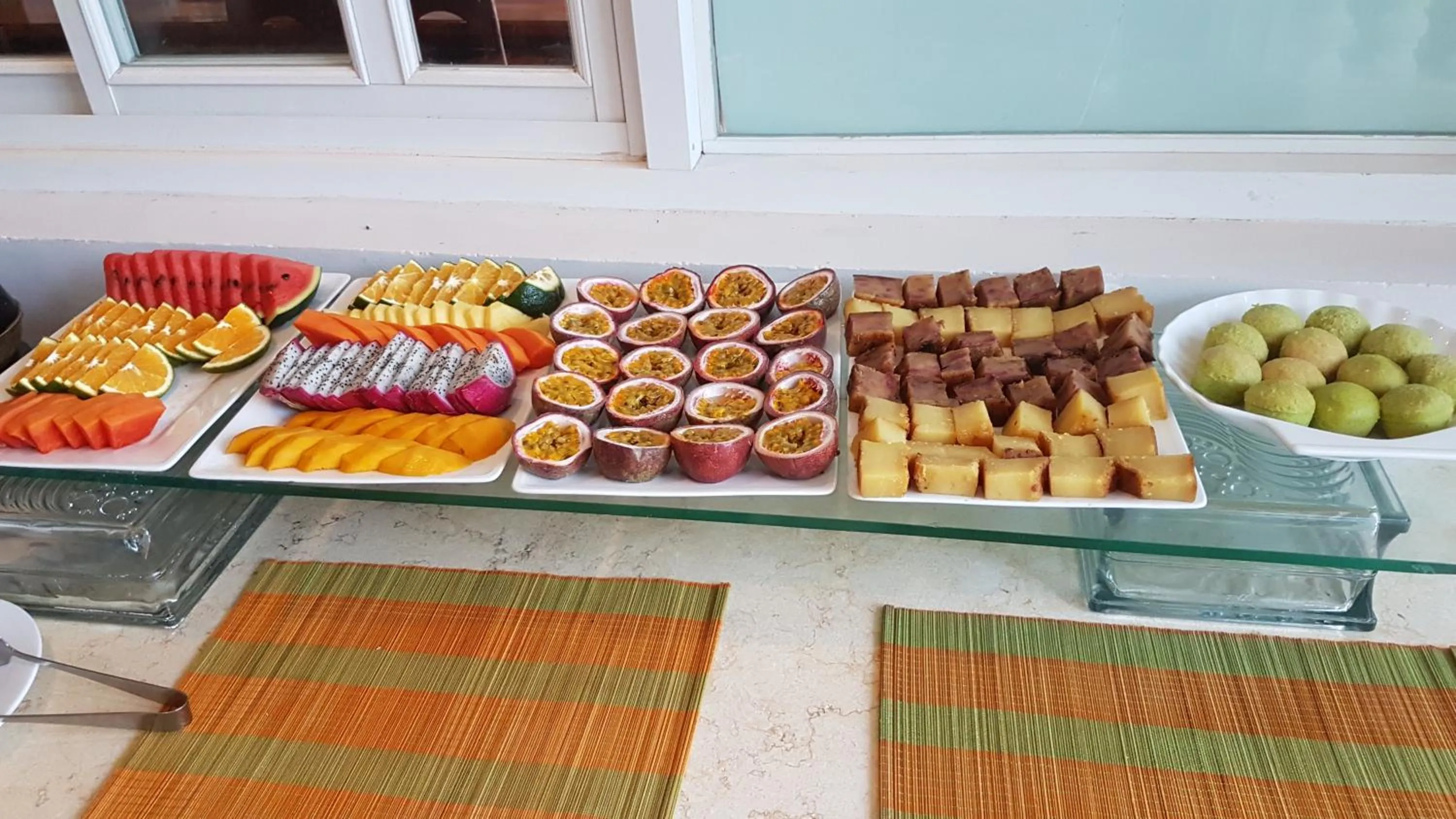 Buffet breakfast in Hong Bin Bungalow