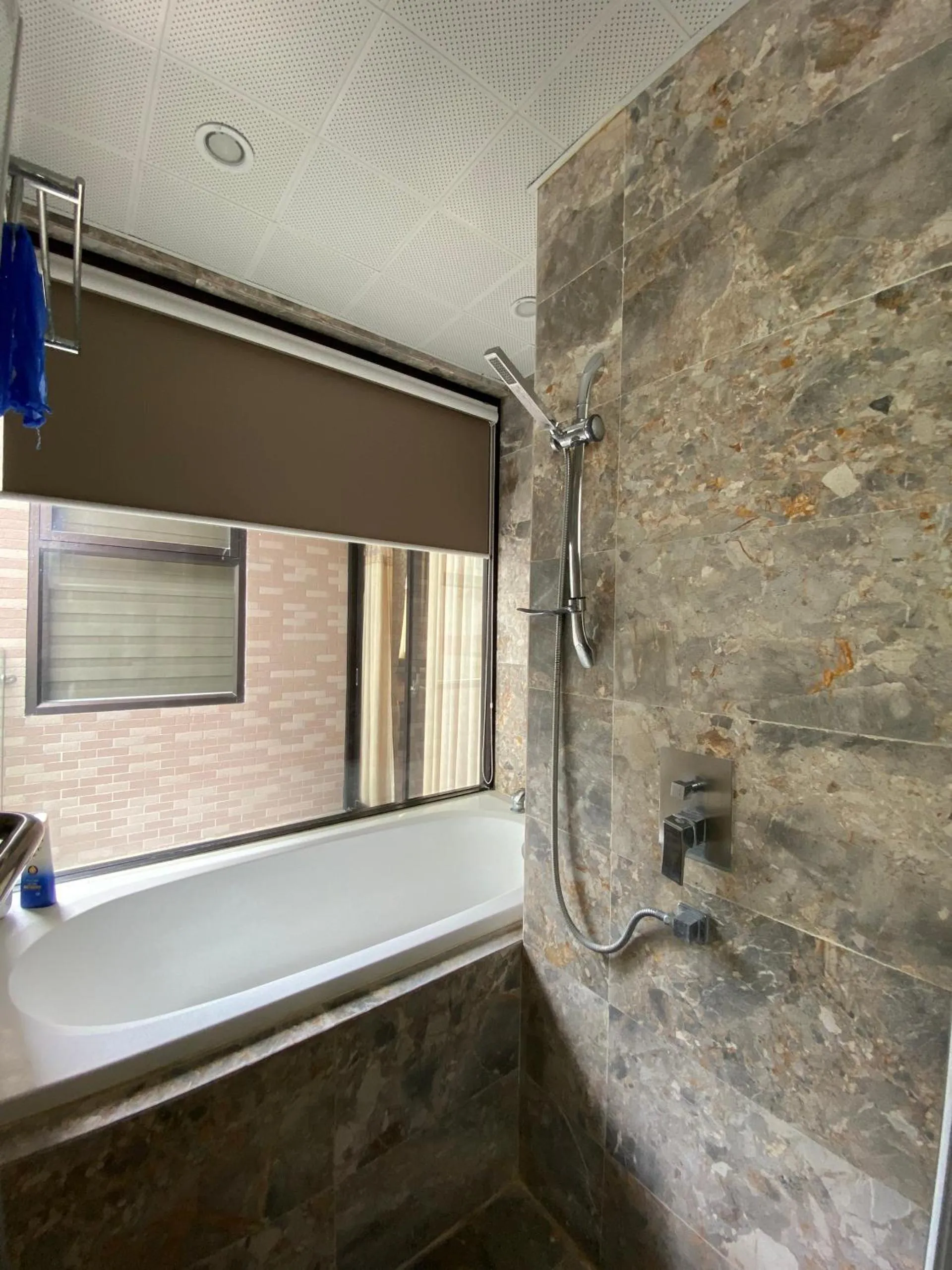 Shower in Hi.Home House near Lake