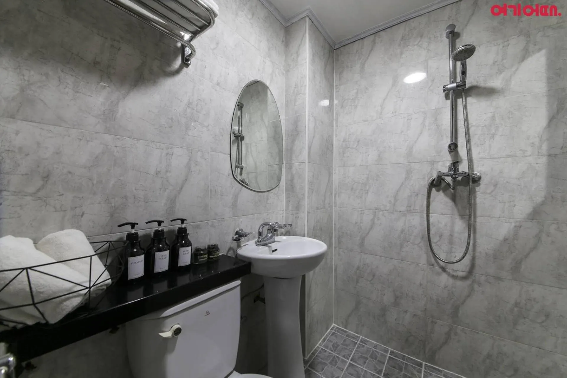 Sinchon Sisters Hostel