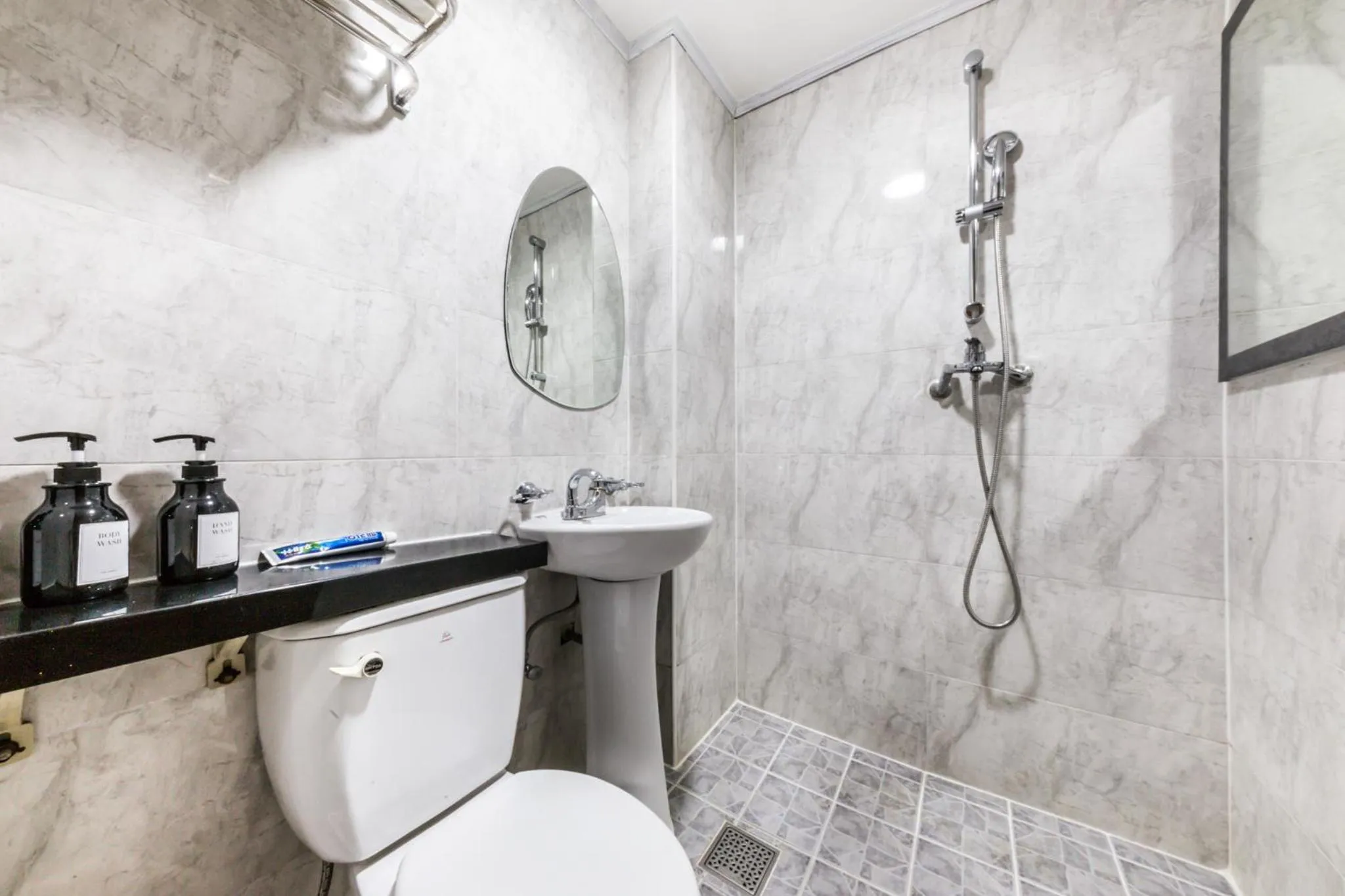 Sinchon Sisters Hostel