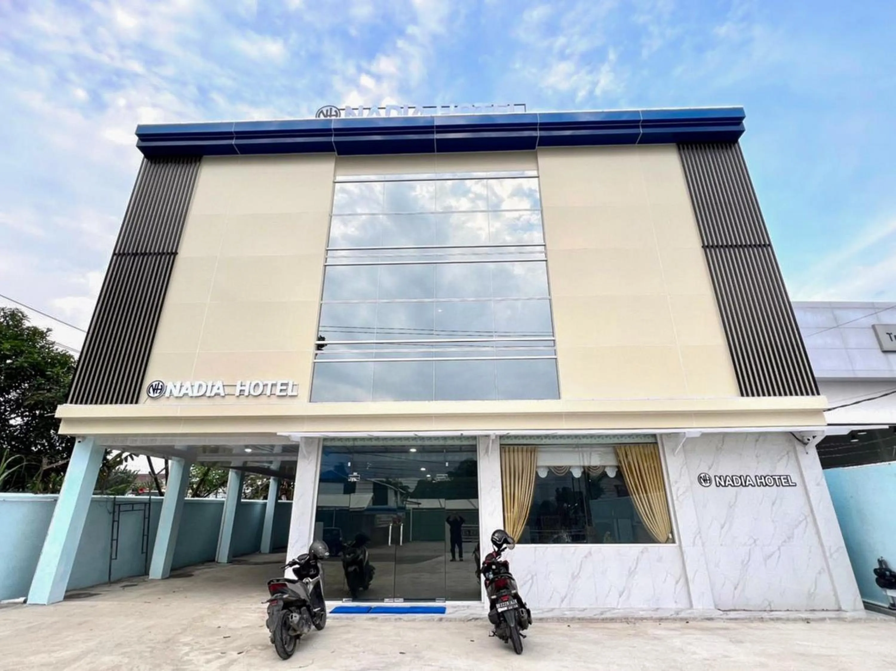 Property building in RedDoorz @ Jalan Lintas Pematangsiantar