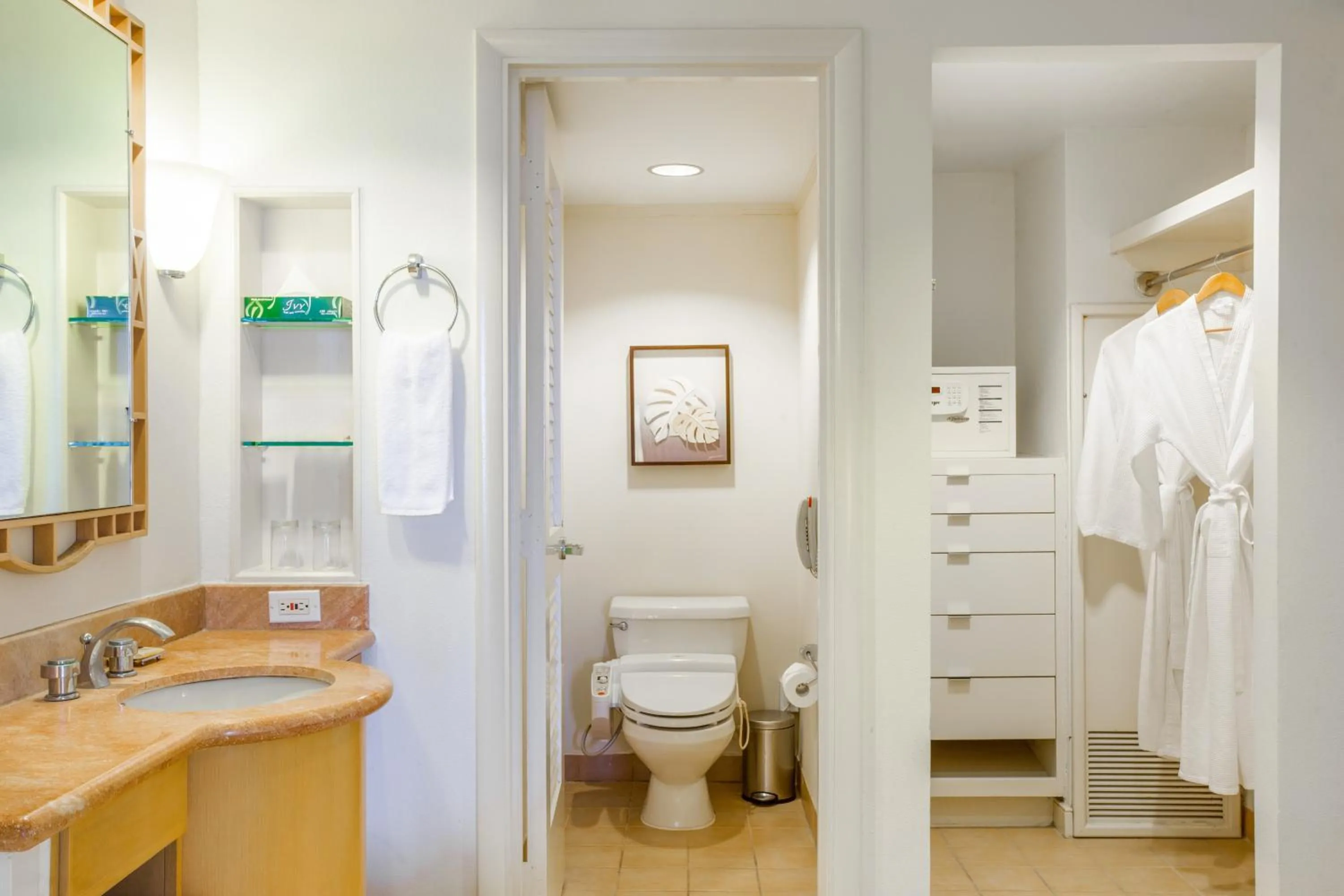 Bathroom in Hyatt Regency Guam