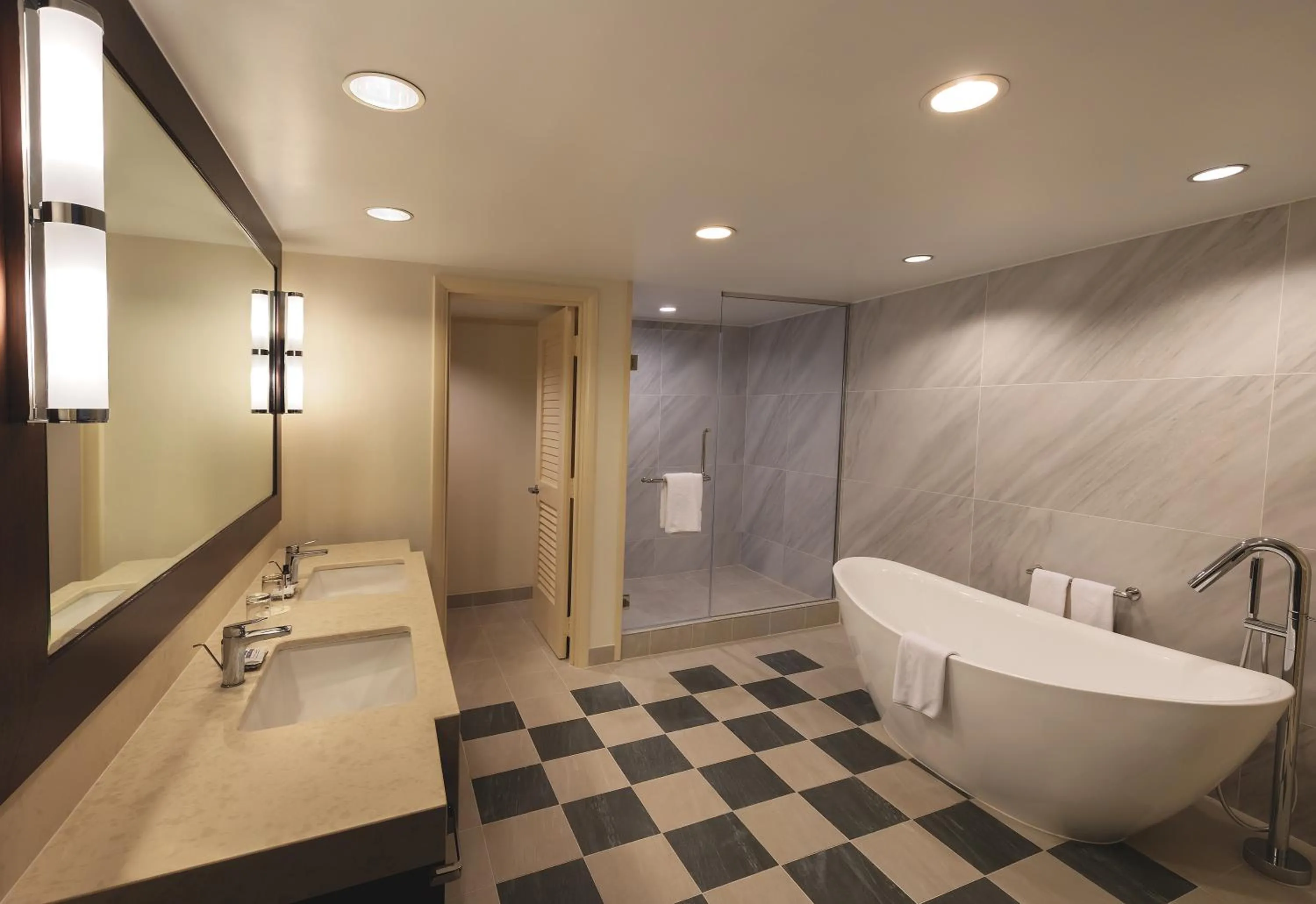 Shower in Hyatt Regency Guam