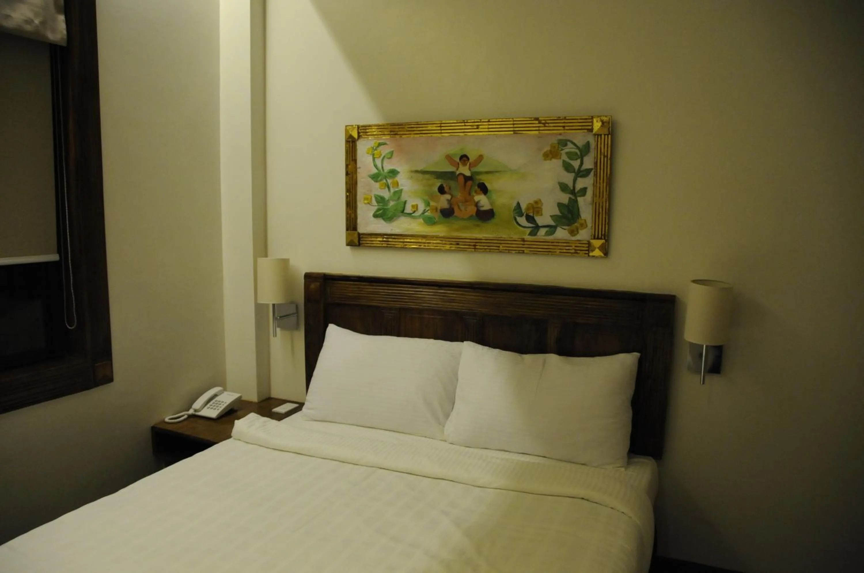 Decorative detail, Bed in Hotel Veneto De Vigan