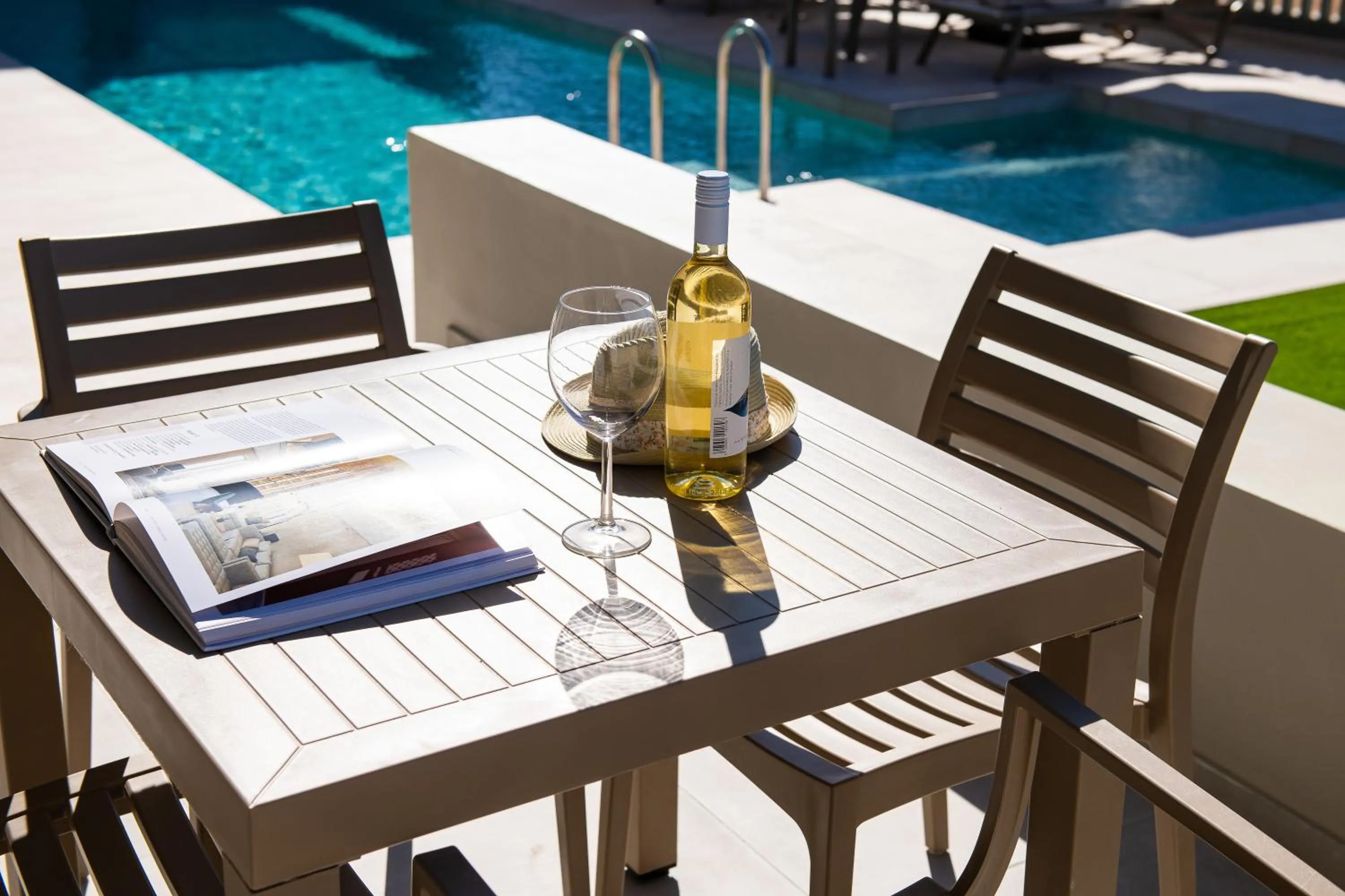 Day in Heliades Residence