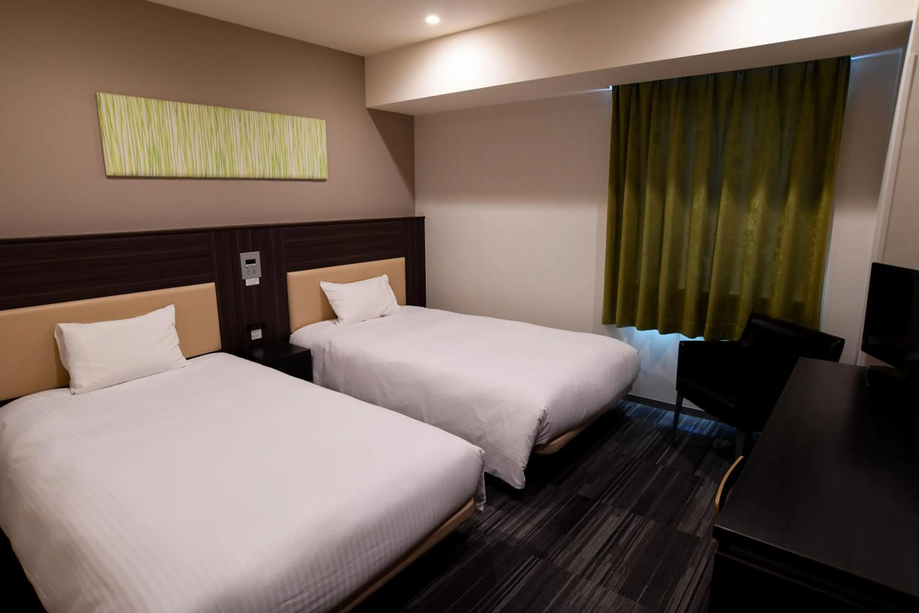 Photo of the whole room, Bed in Washington R&B Hotel Hachioji