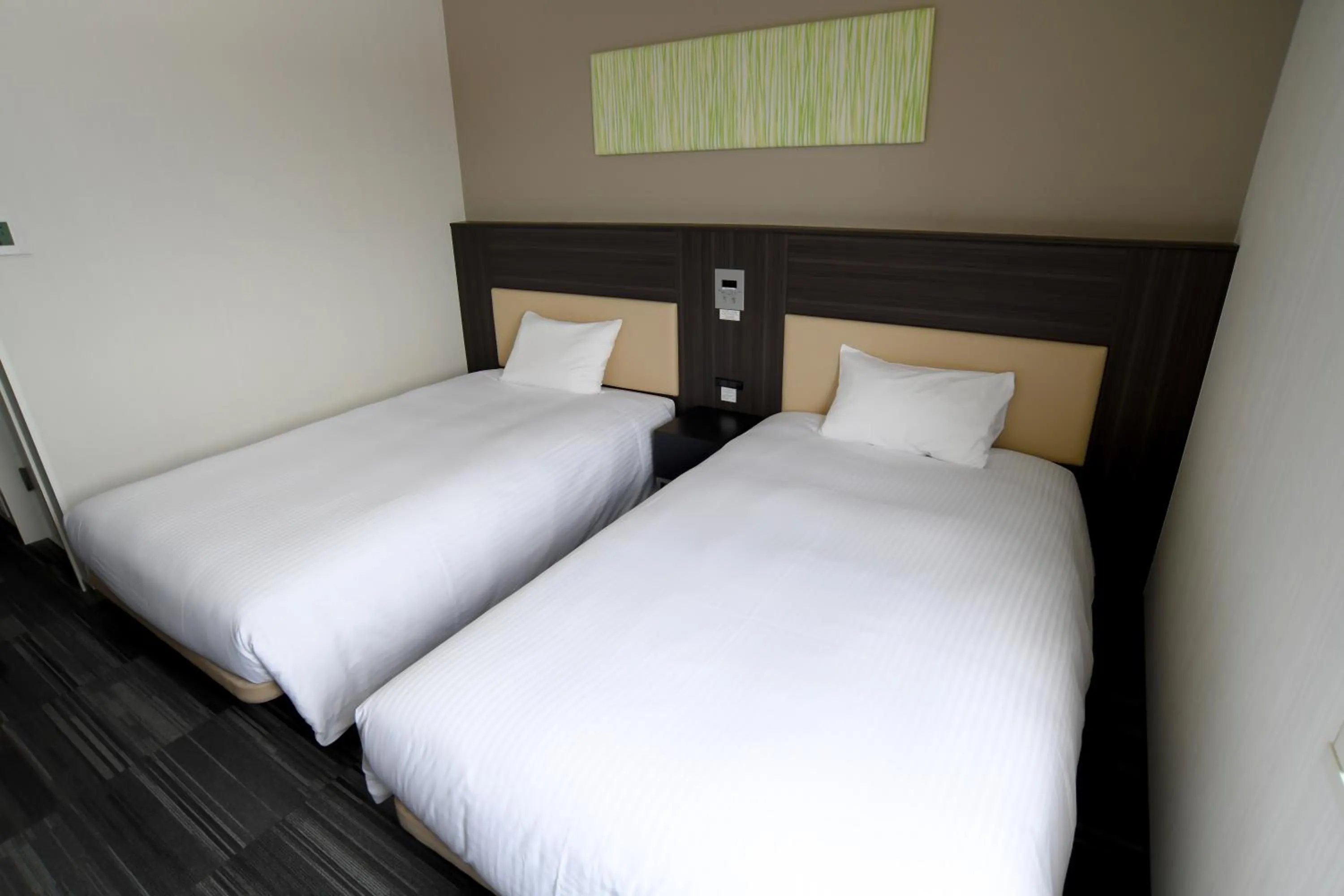 Photo of the whole room, Bed in Washington R&B Hotel Hachioji