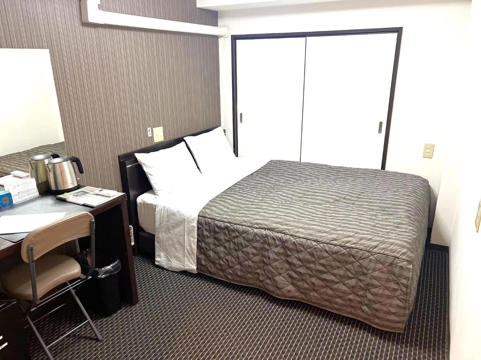 Bed in Business Inn Sennichimae Hotel