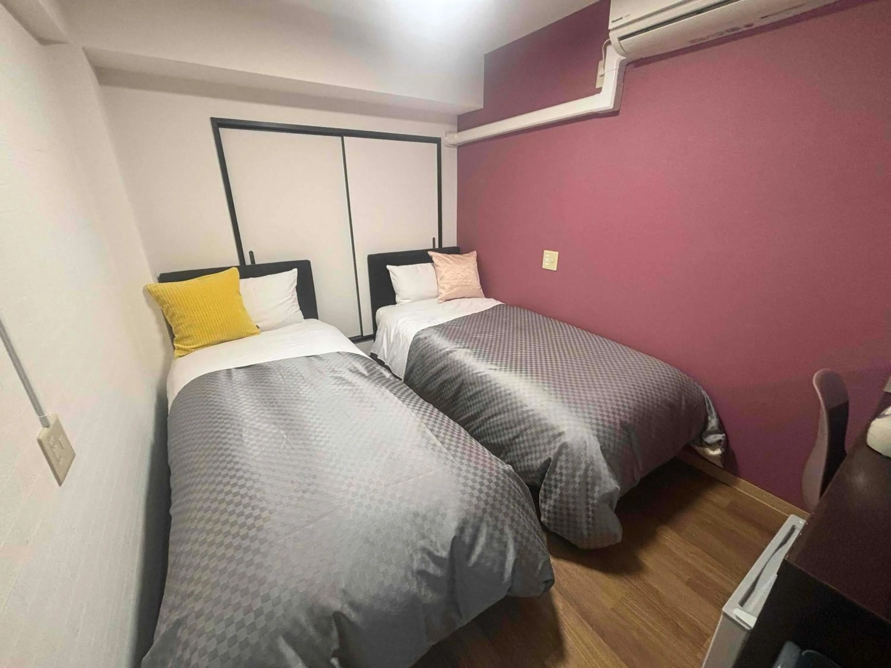 Bed in Business Inn Sennichimae Hotel