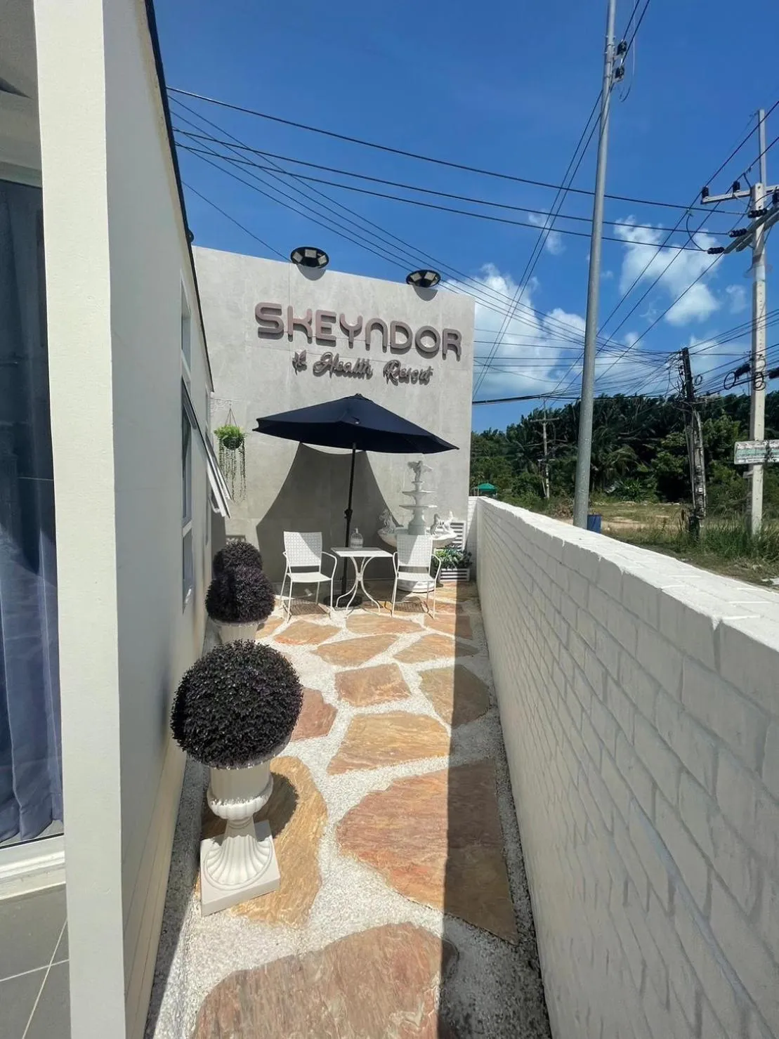 Property building in Skeyndor Health & Resort