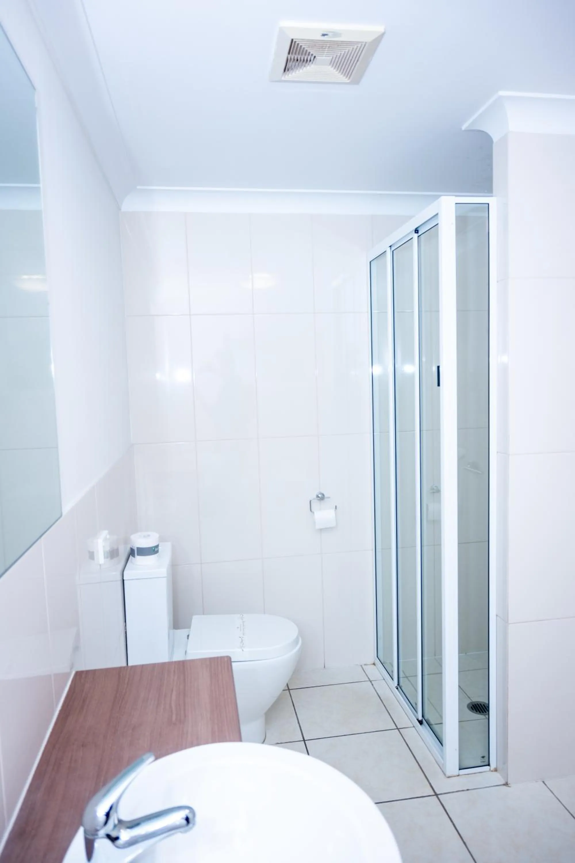 The Australian Hotel Motel