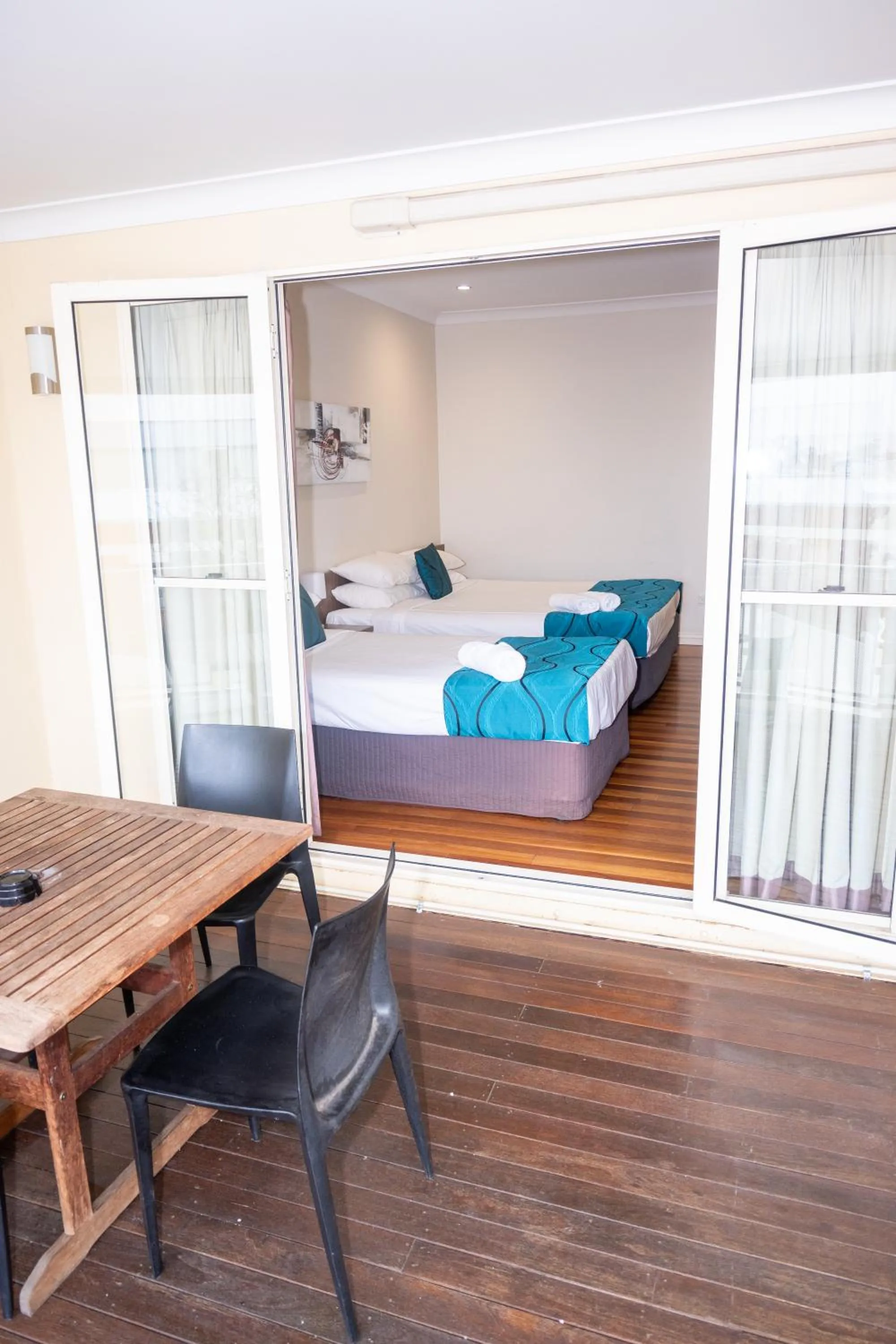 Bed in The Australian Hotel Motel