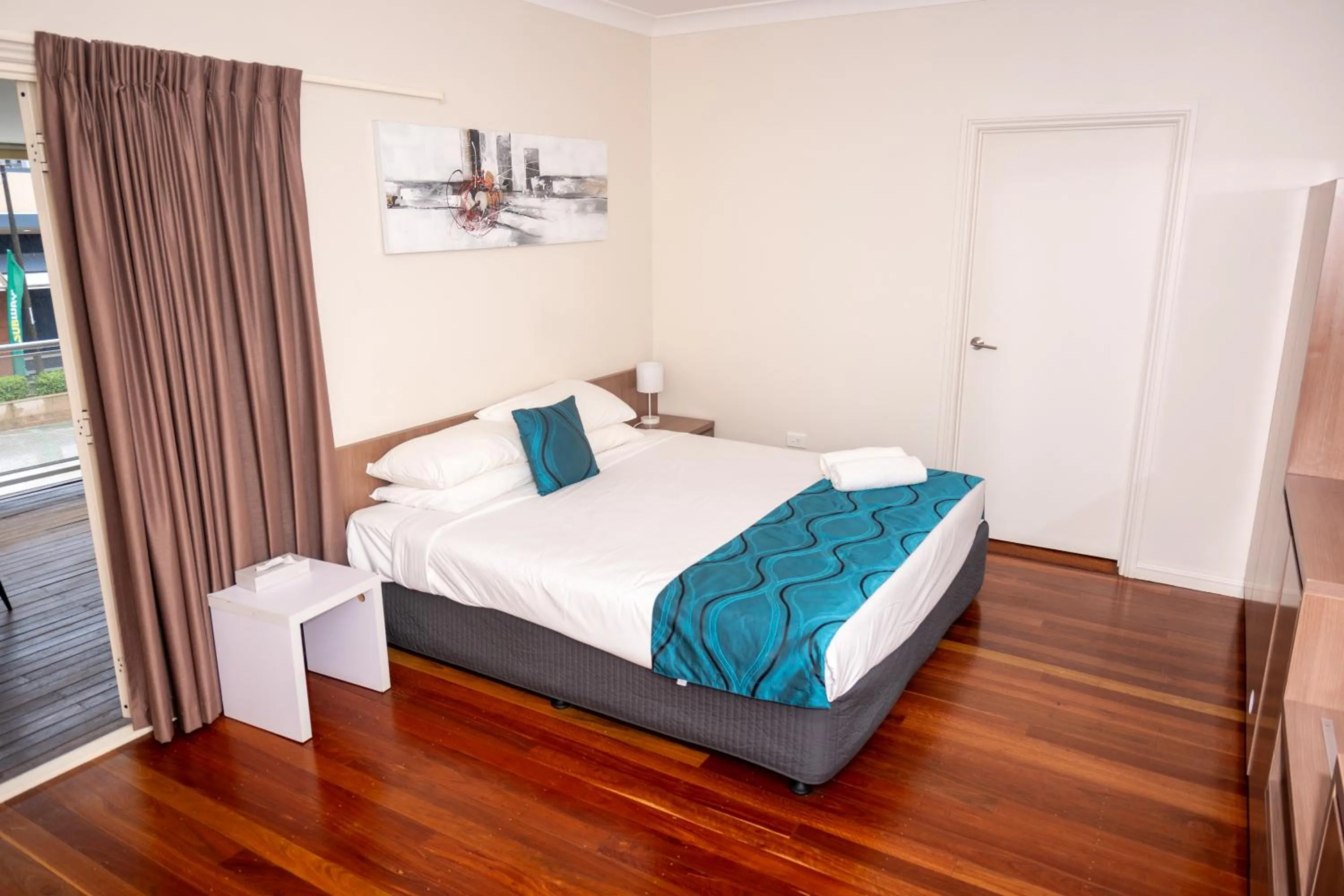 Bed in The Australian Hotel Motel