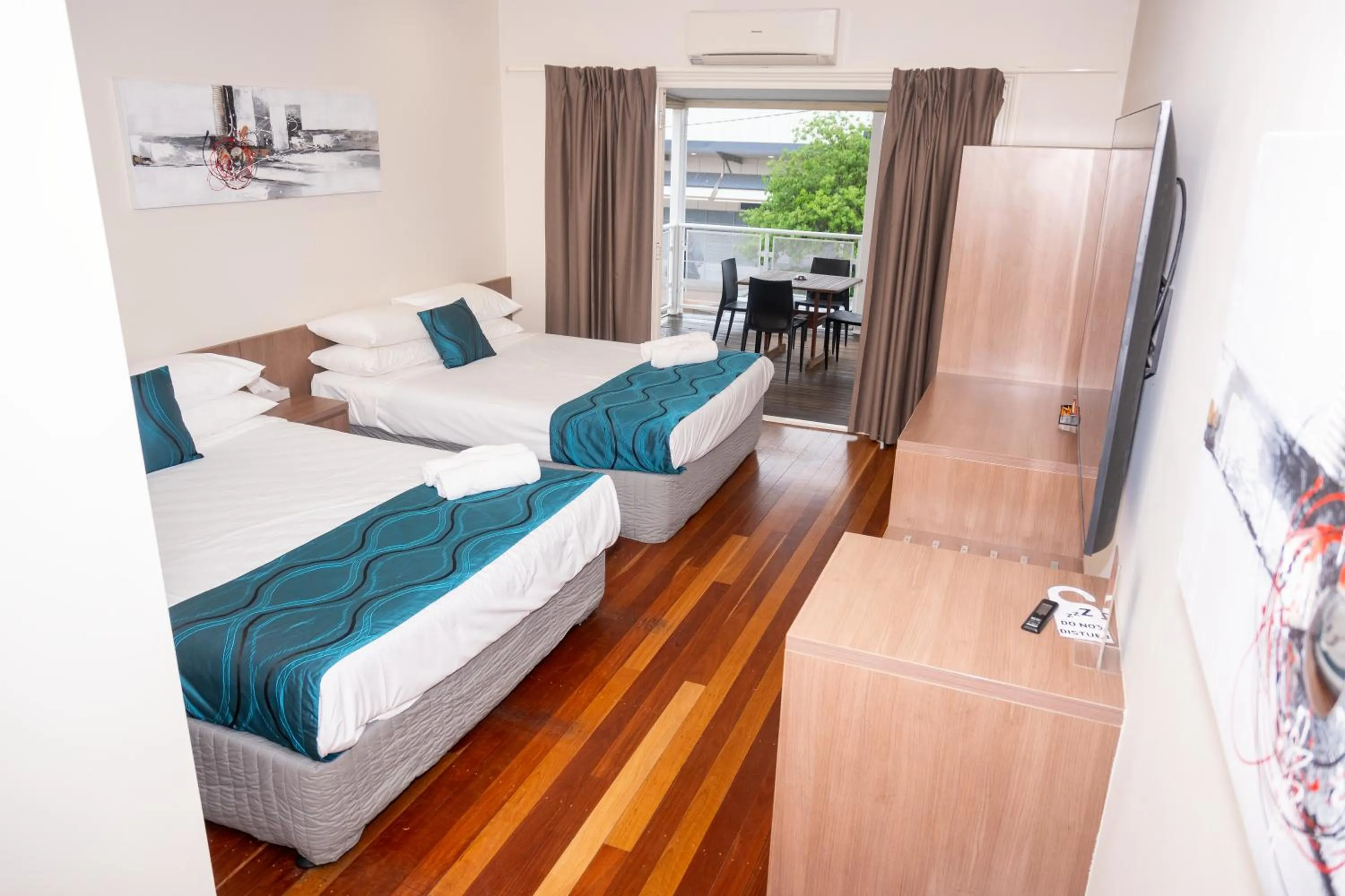 Bed in The Australian Hotel Motel