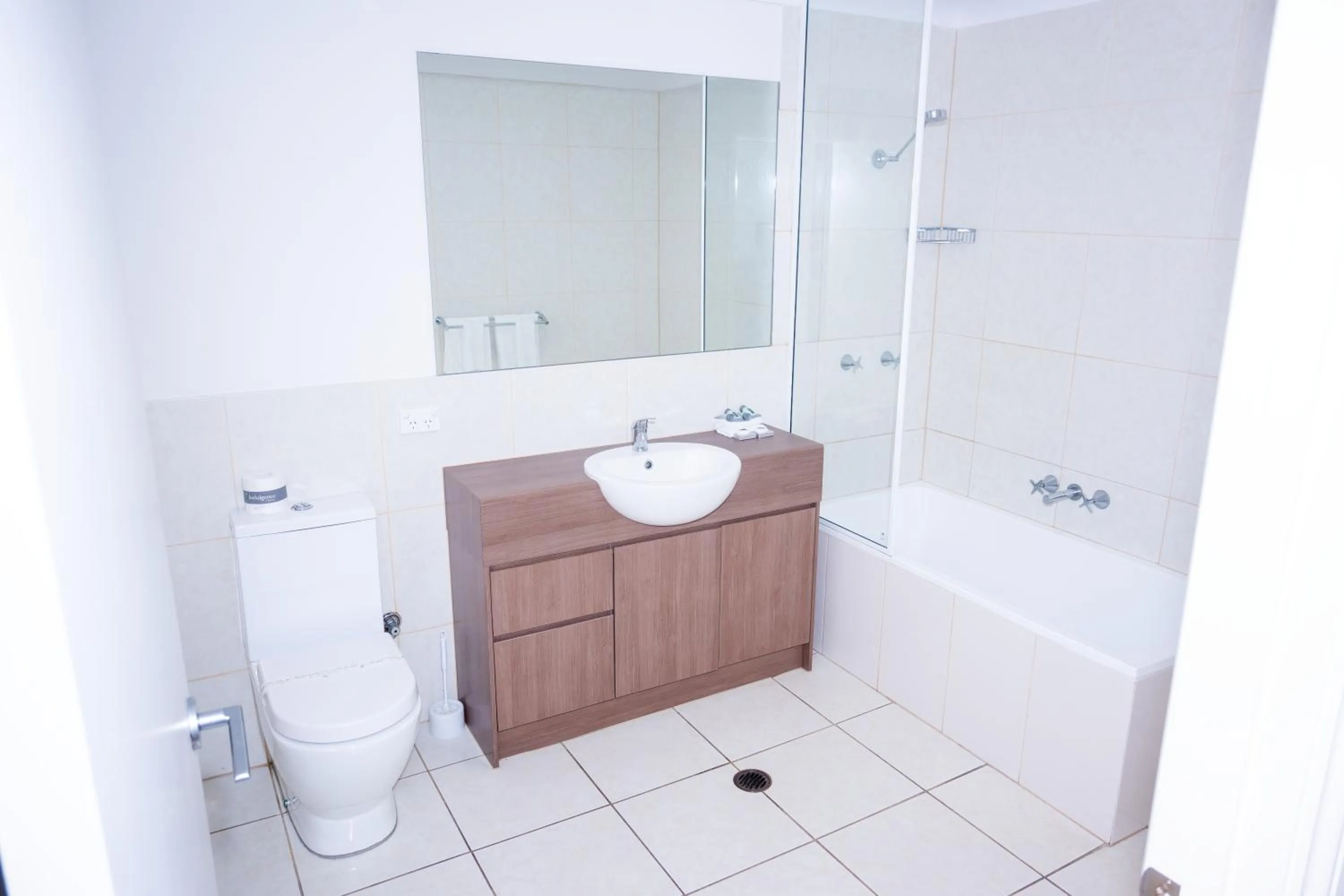 The Australian Hotel Motel