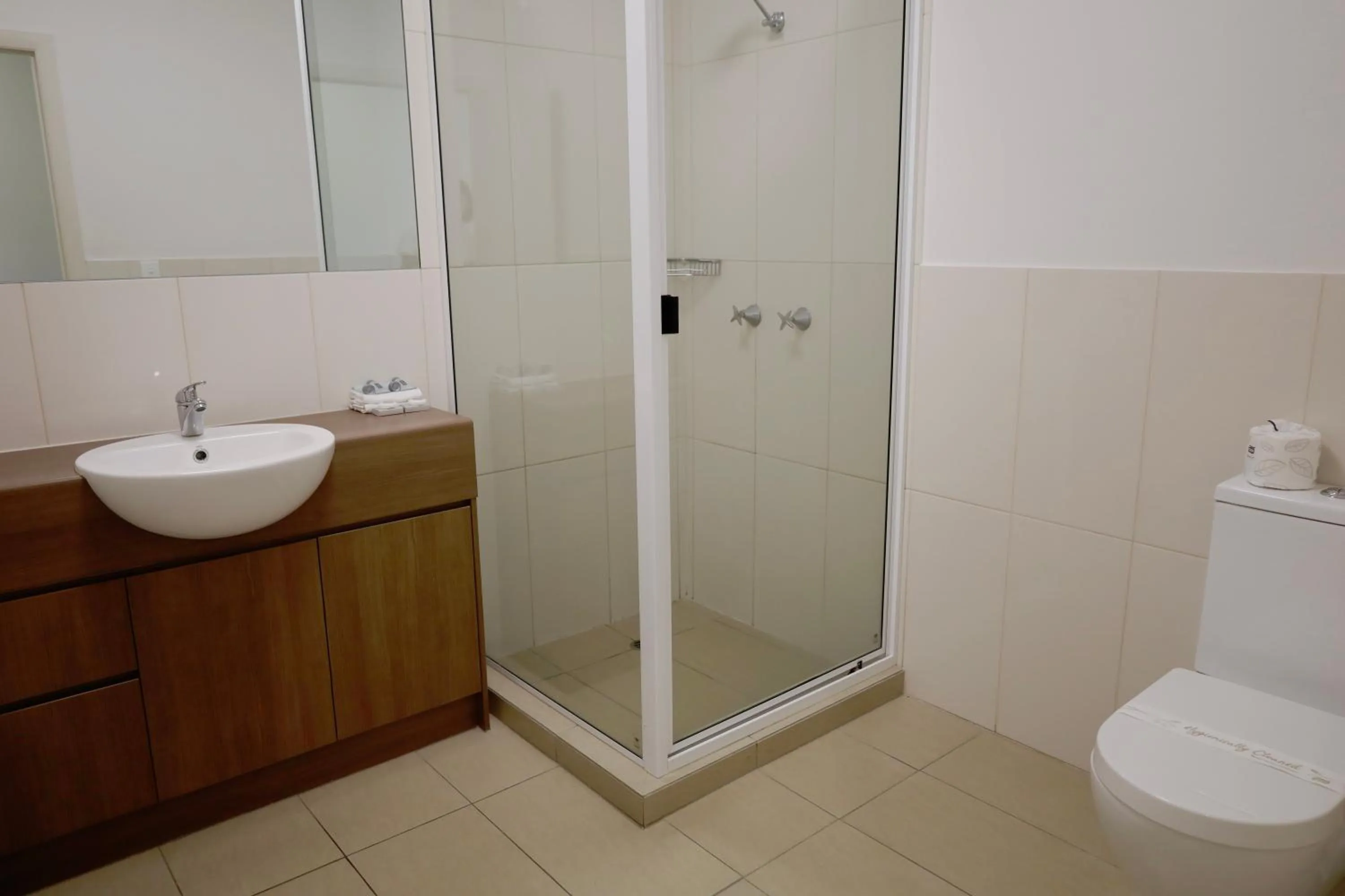 Bathroom in The Australian Hotel Motel