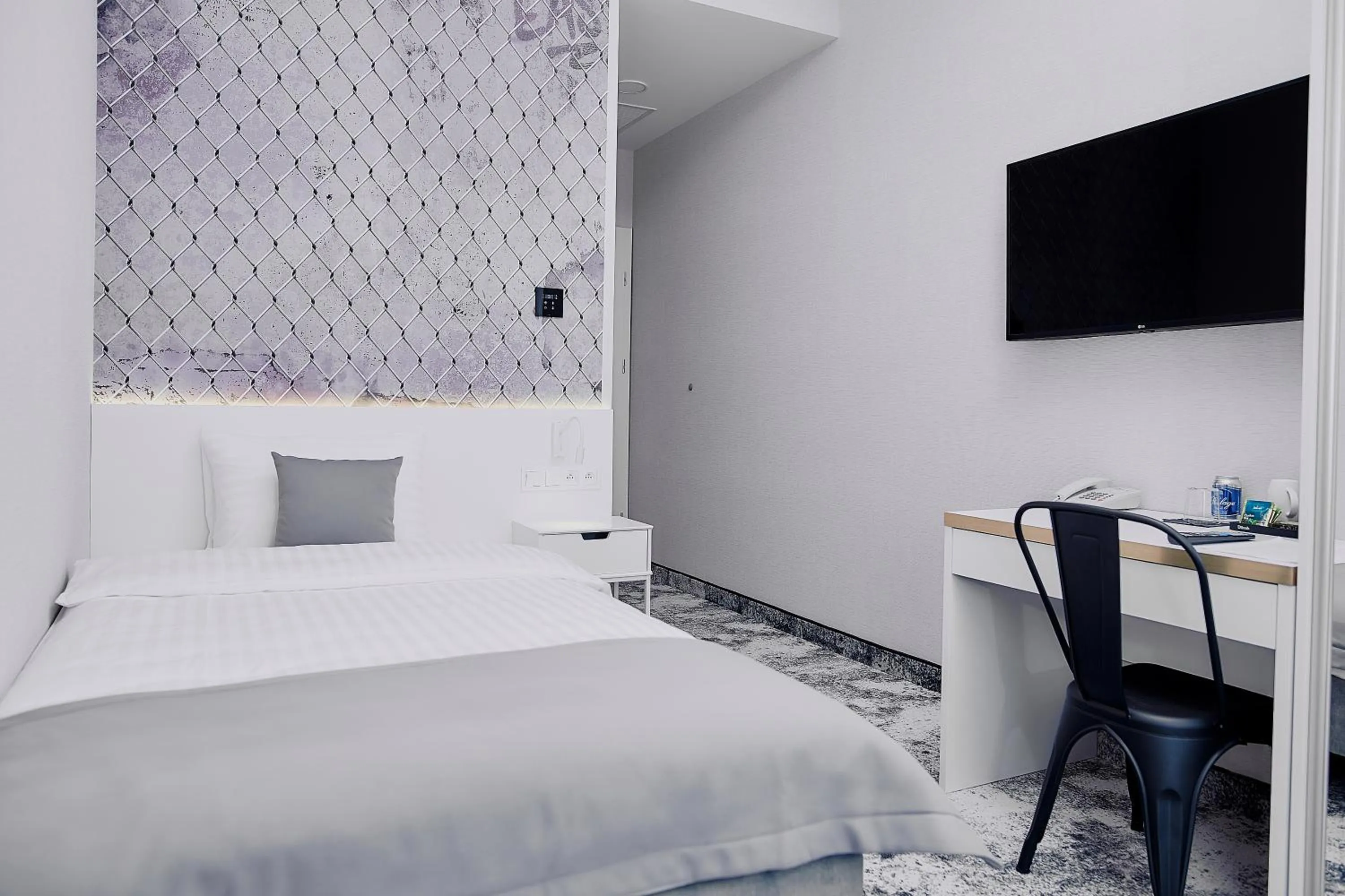 Photo of the whole room, Bed in Tulip Inn Żyrardów