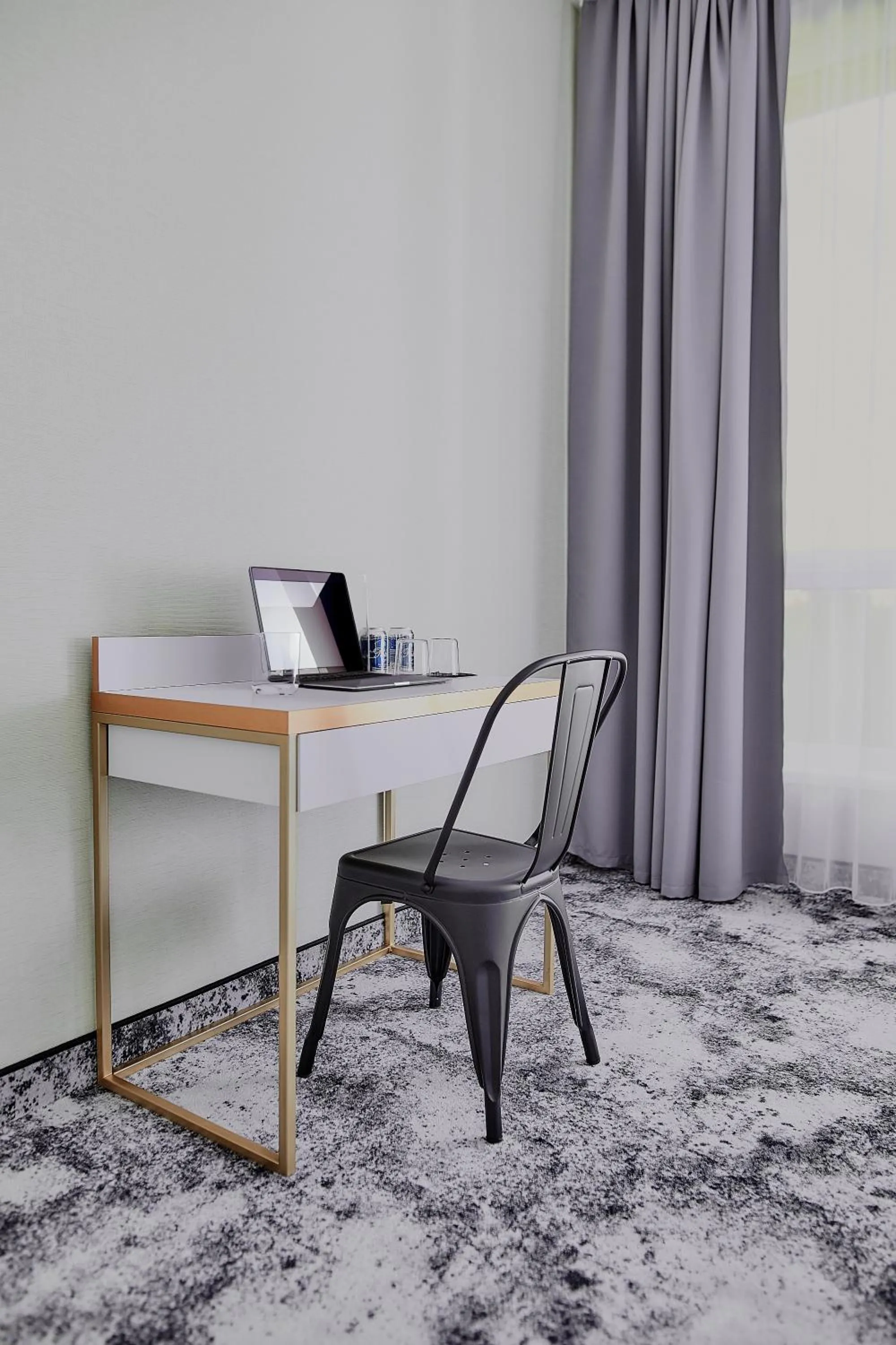 Photo of the whole room in Tulip Inn Żyrardów