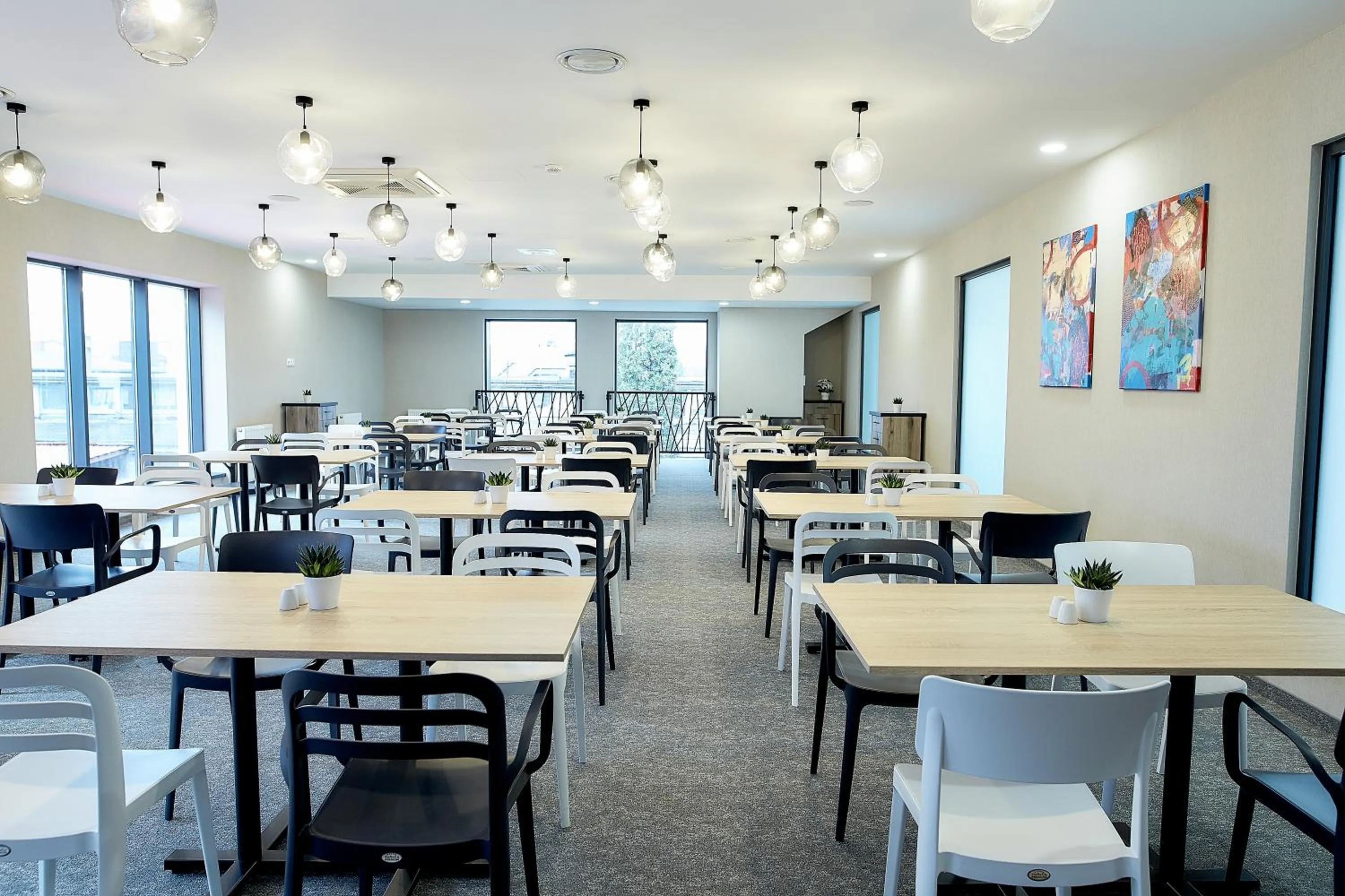 Restaurant/places to eat in Tulip Inn Żyrardów