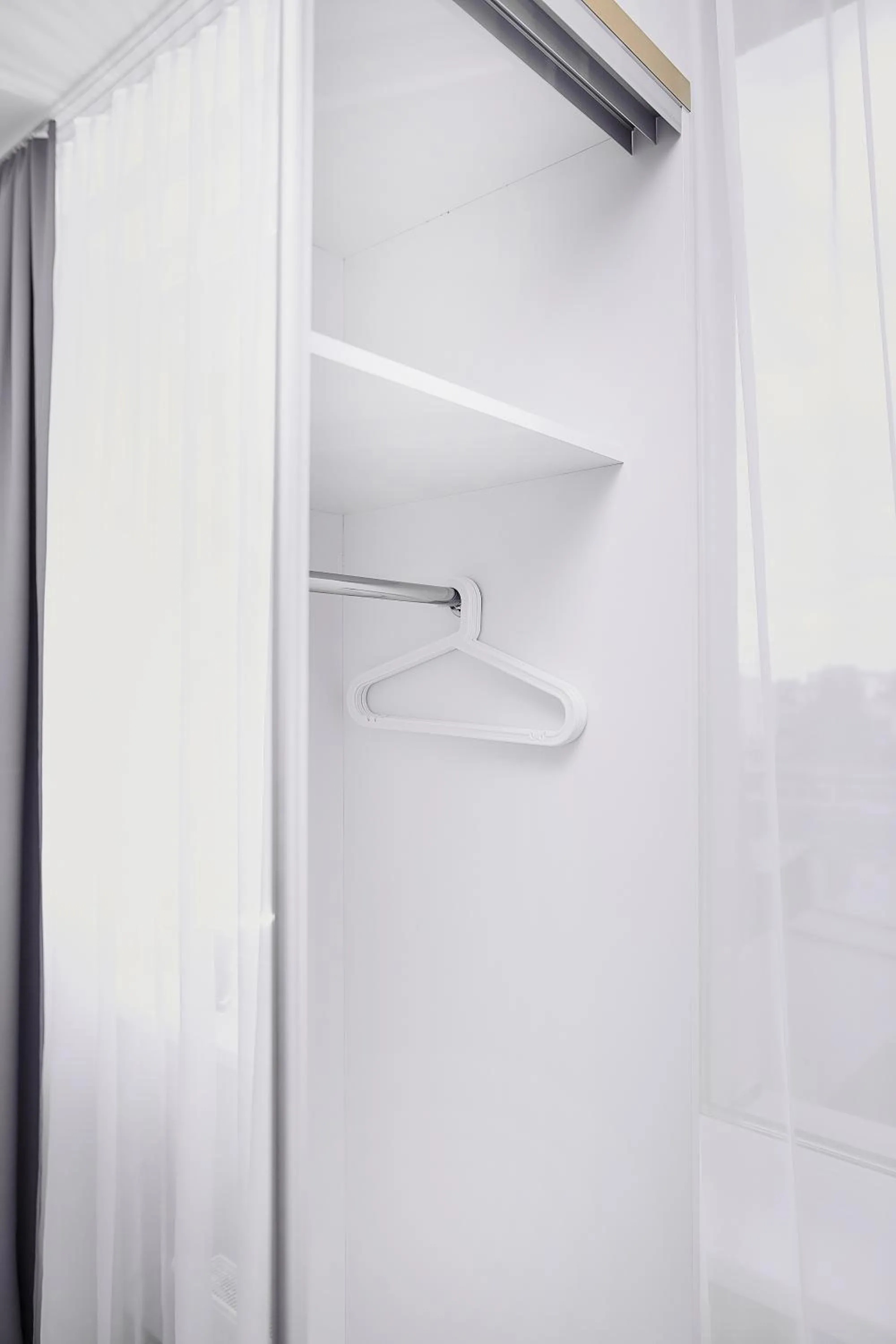 wardrobe in Tulip Inn Żyrardów