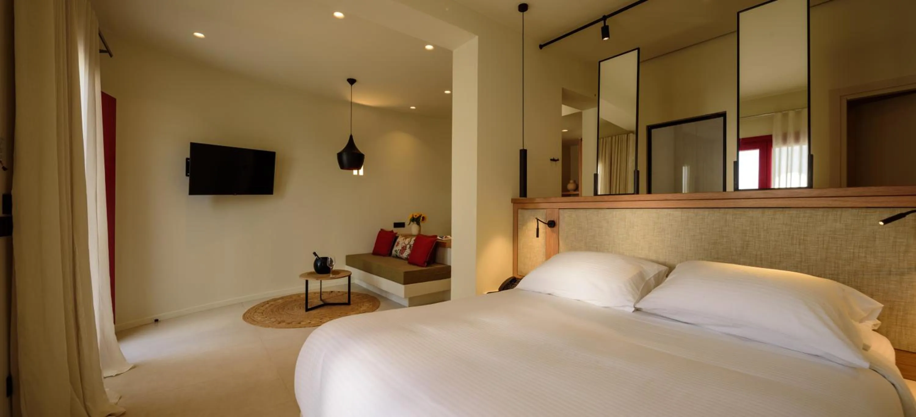 Bed in 11:11 By Potnia