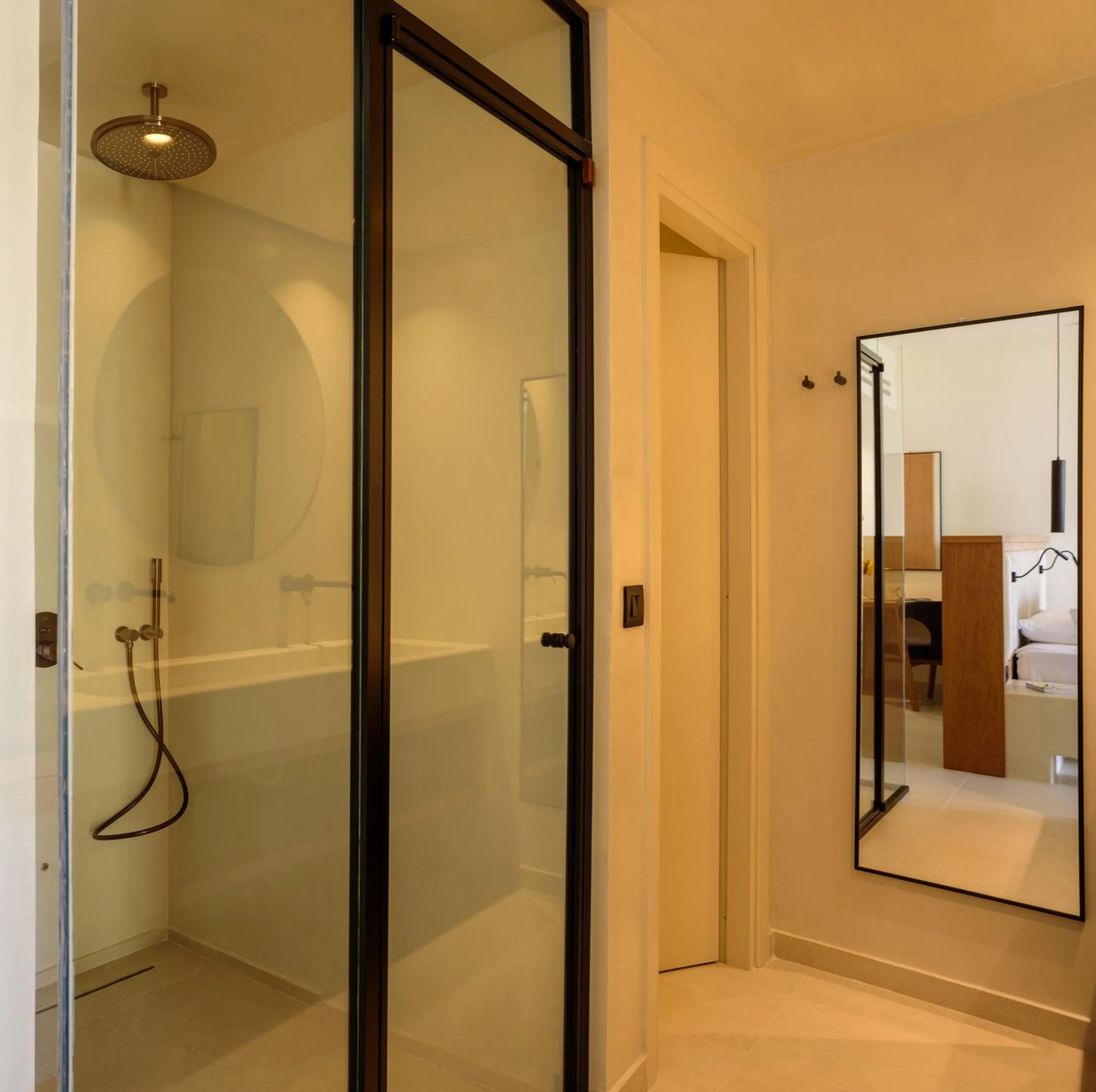 Shower in 11:11 By Potnia